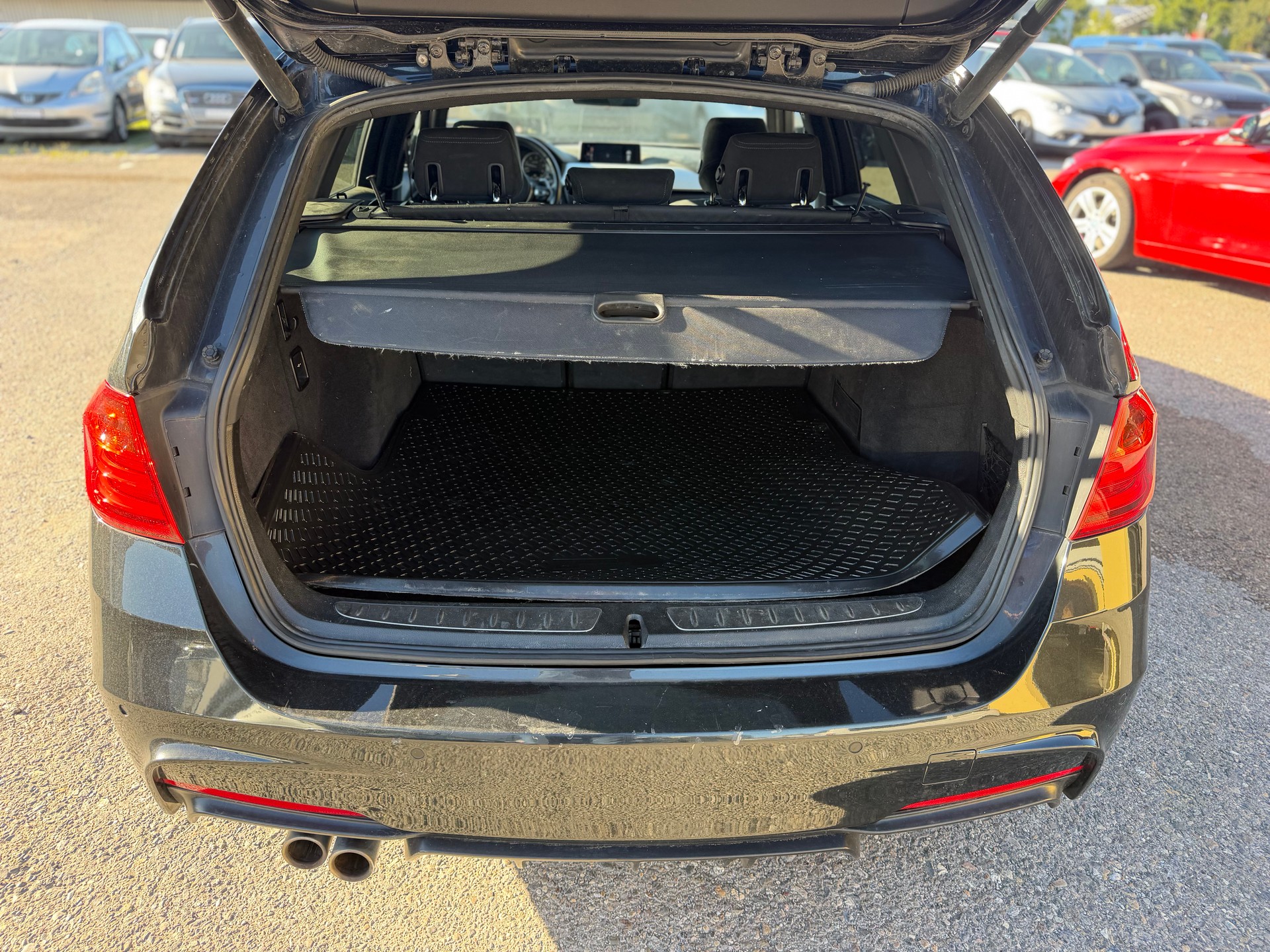 BMW 330d xDrive Touring Sport Line Steptronic-image-7