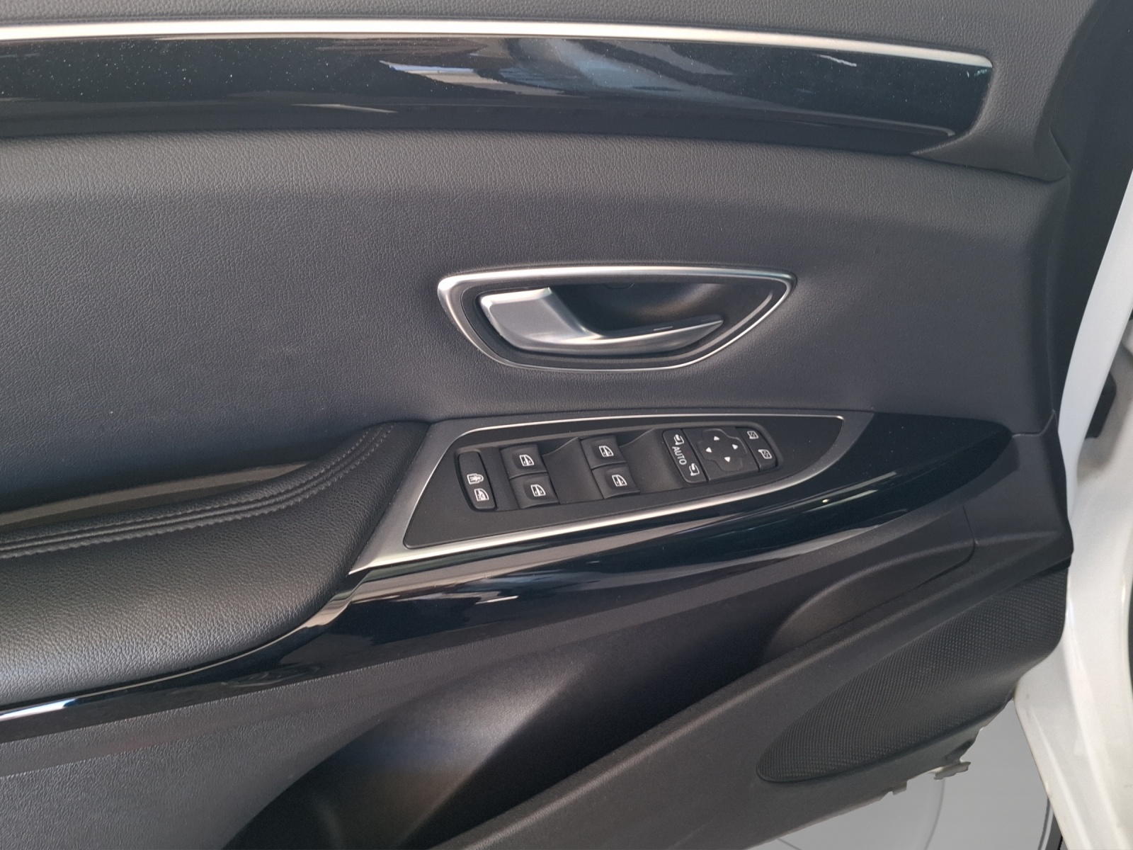 RENAULT Espace 2.0 dCi Intens EDC 6 // 1.Hand-image-15