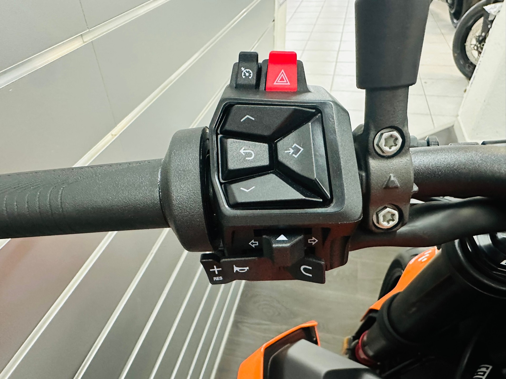 KTM 790 Duke-image-7