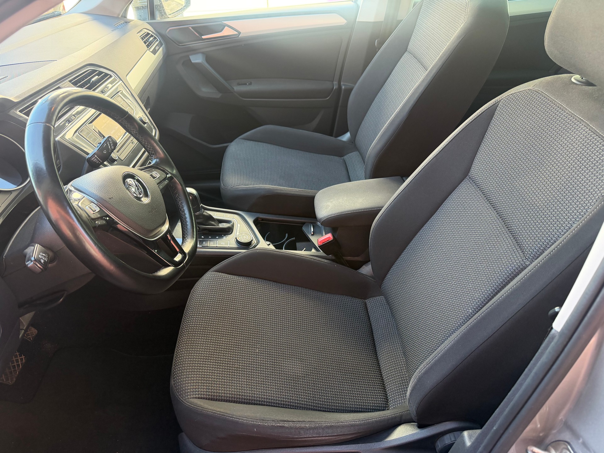 VW Tiguan 2.0 TDI SCR Comfortline 4Motion DSG-image-8