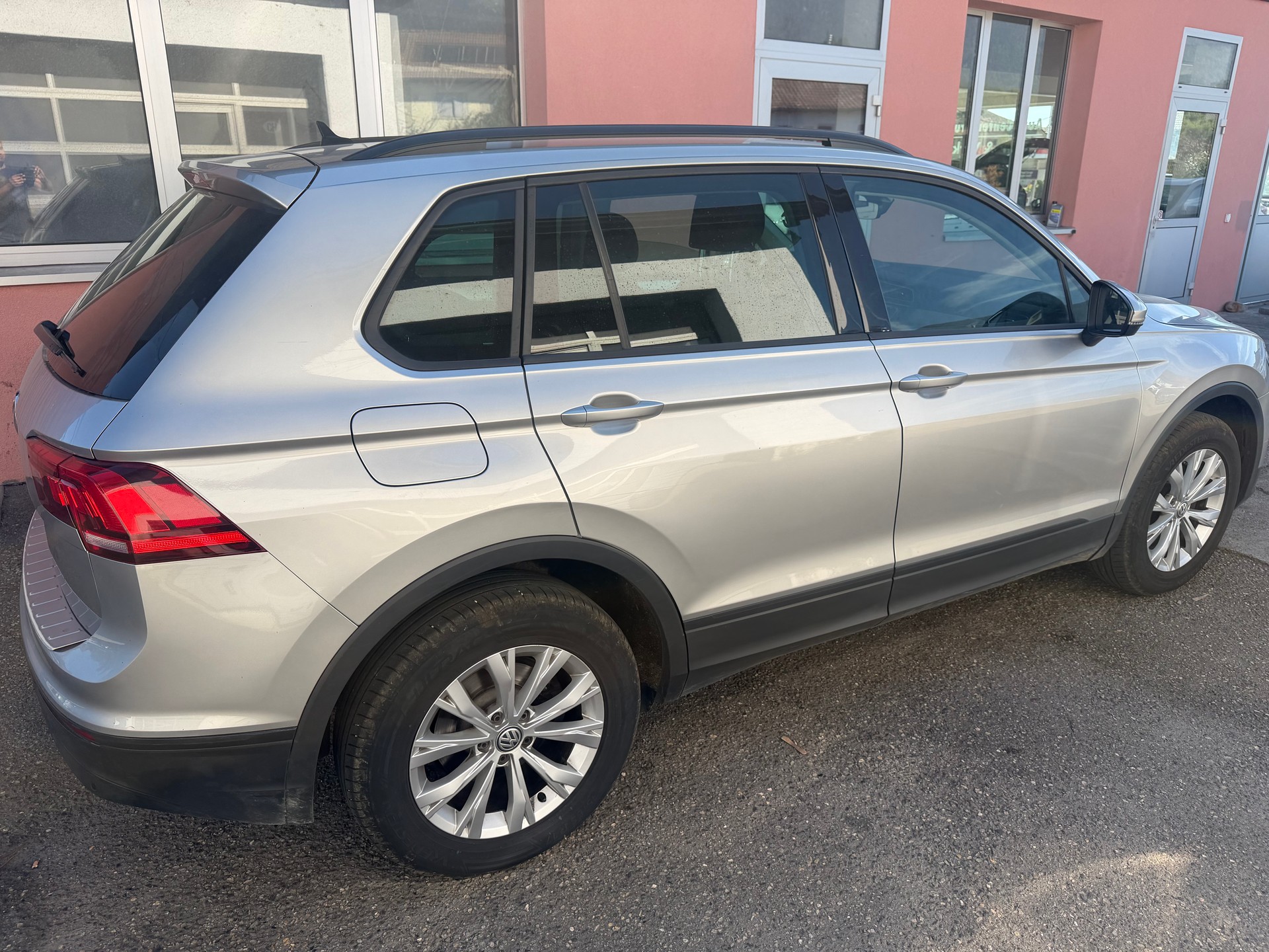 VW Tiguan 2.0 TDI SCR Comfortline 4Motion DSG-image-2