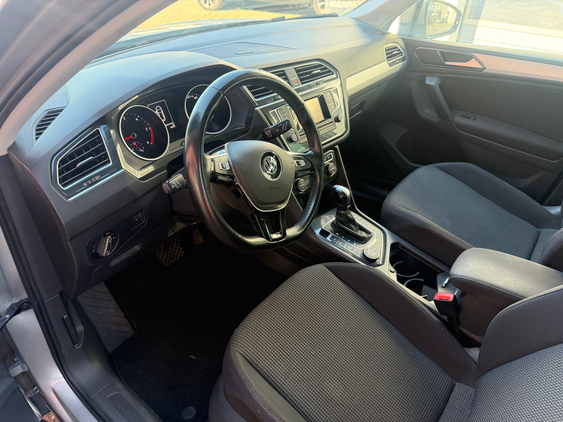VW Tiguan 2.0 TDI SCR Comfortline 4Motion DSG-image-7