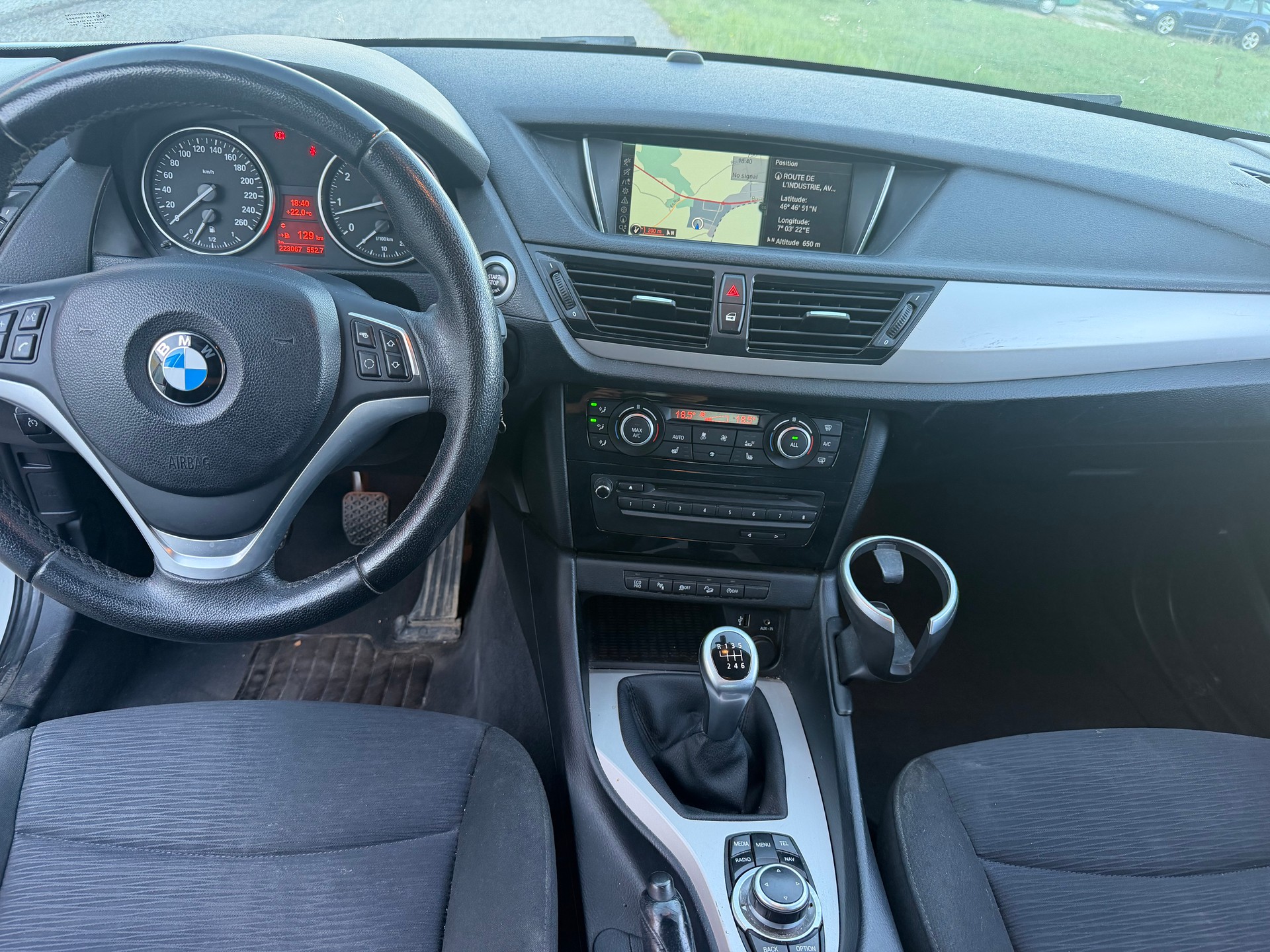 BMW X1 xDrive 20i-image-4