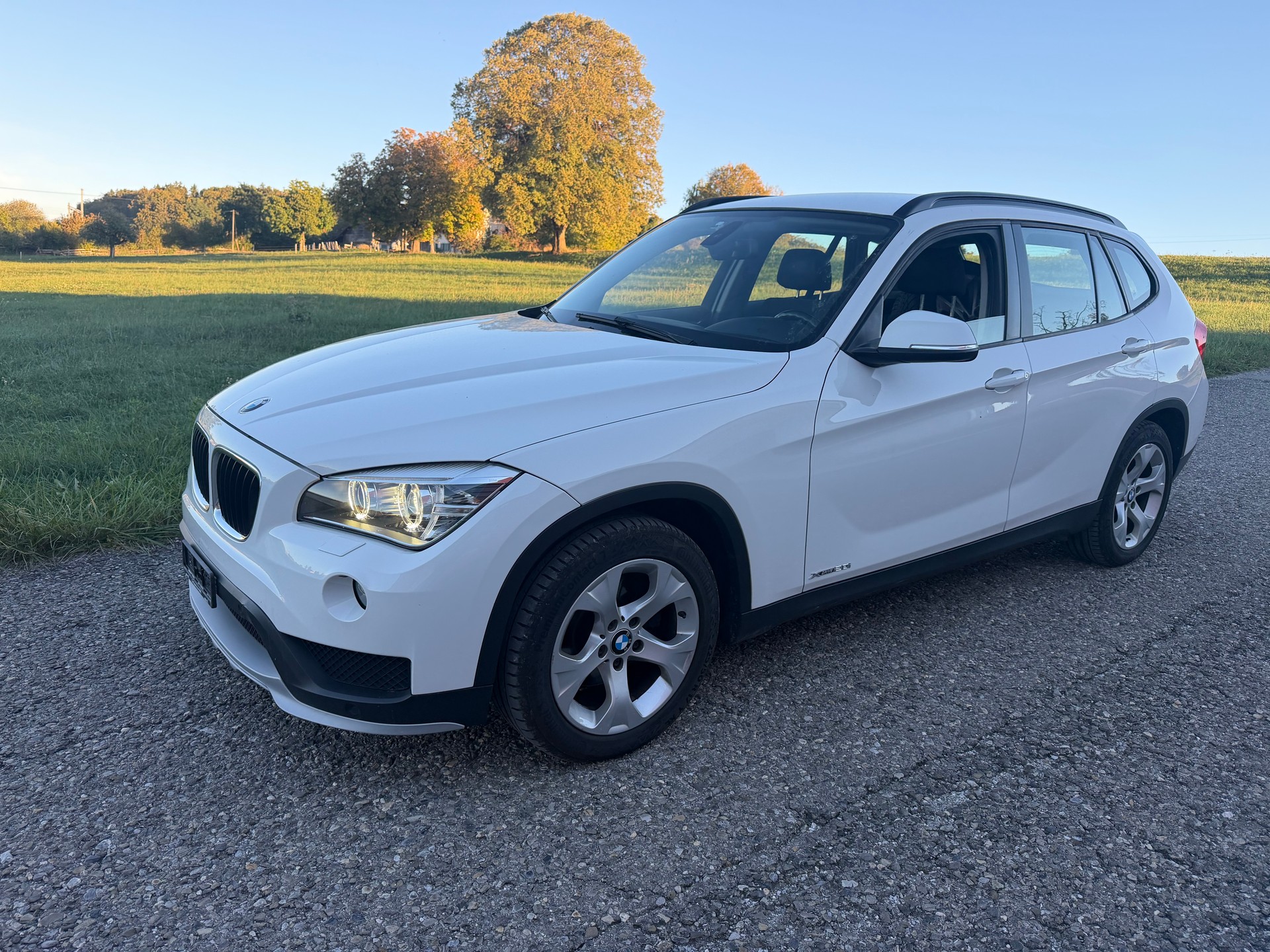 BMW X1 xDrive 20i-image-12