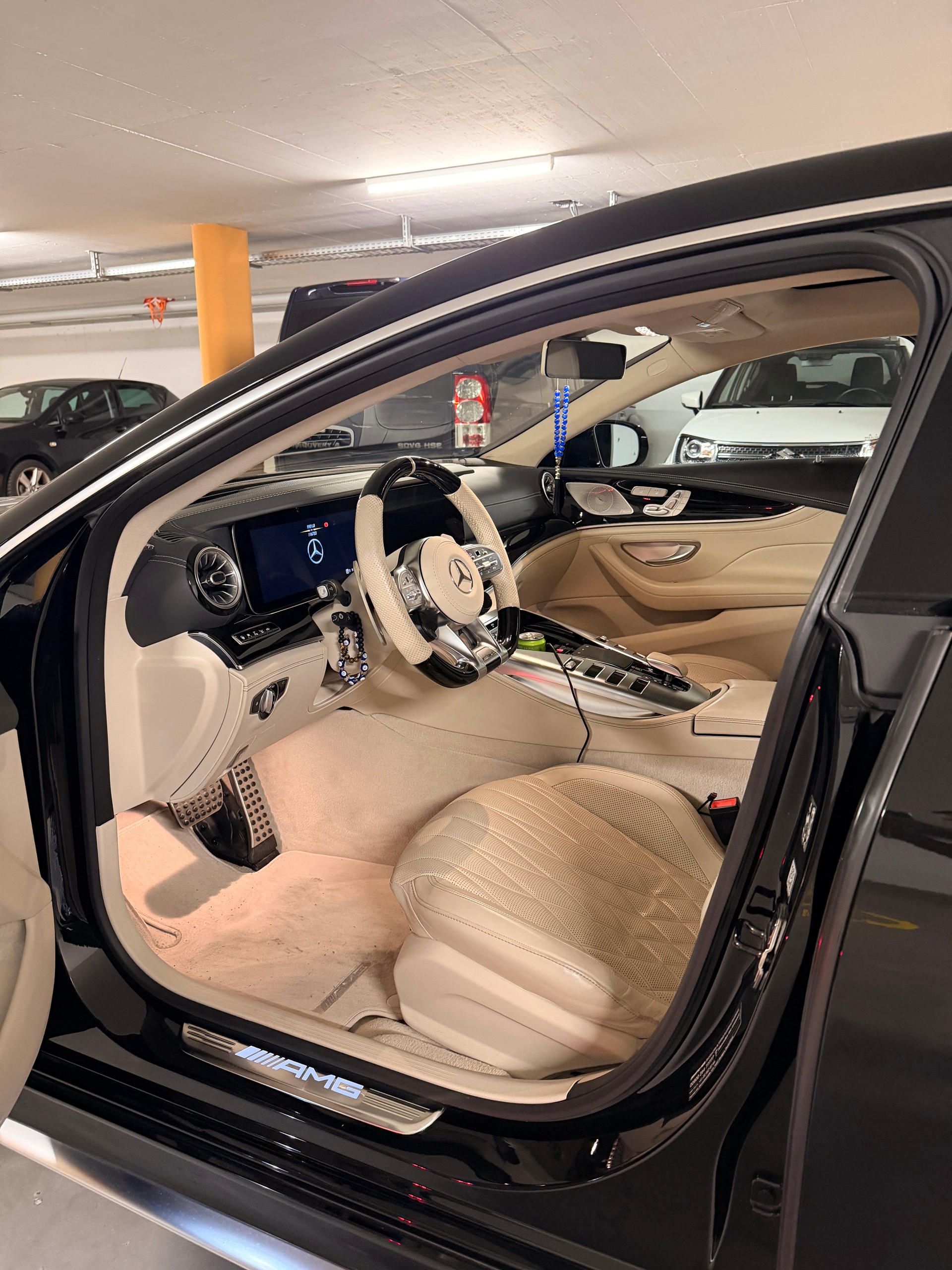 MERCEDES-BENZ AMG GT 63 S 4matic+-image-4