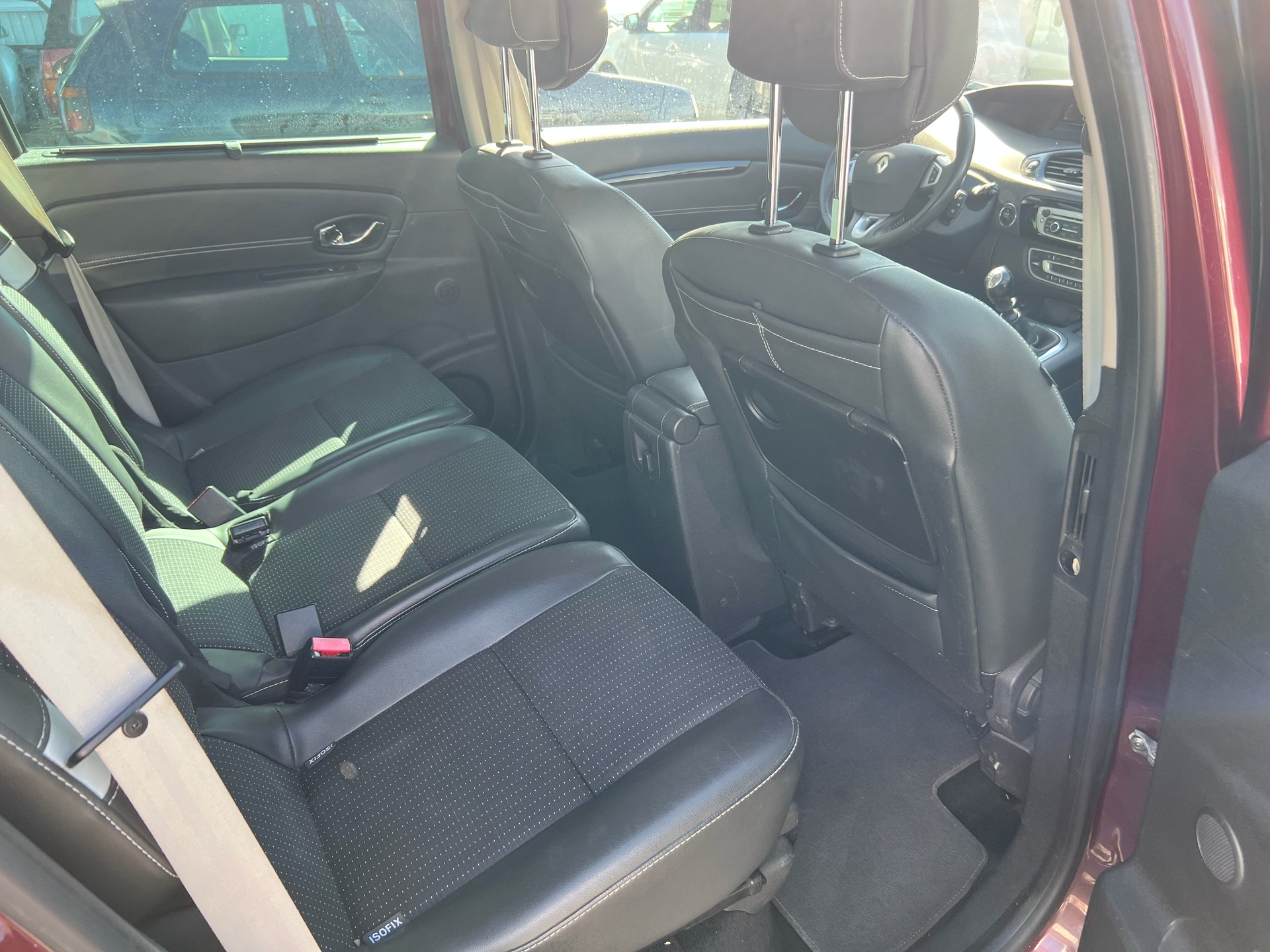 RENAULT Grand Scénic 1.4 16V Turbo Bose-image-11