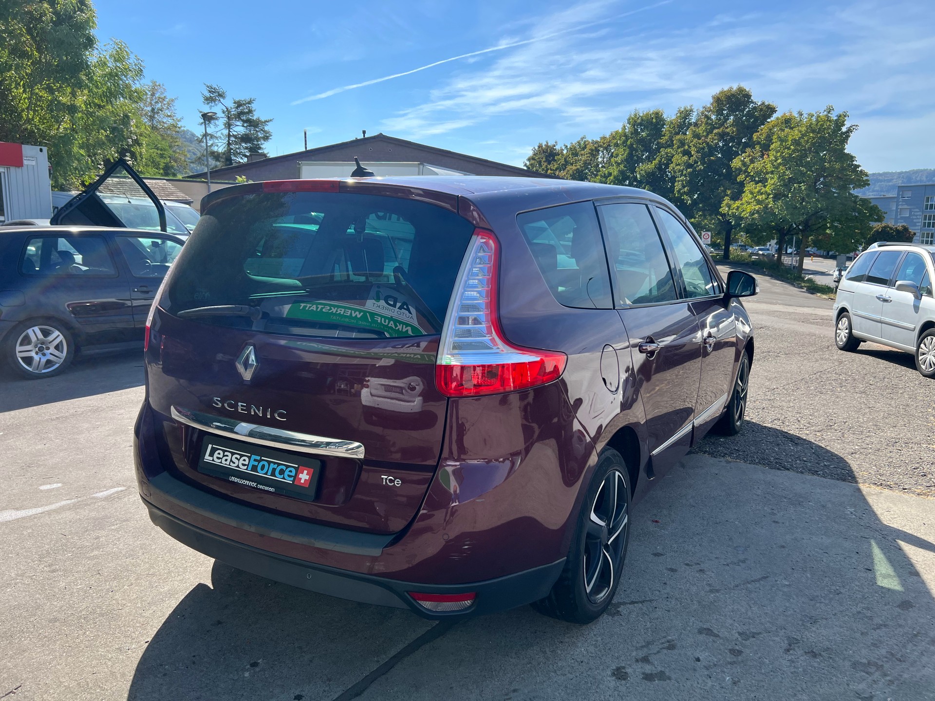 RENAULT Grand Scénic 1.4 16V Turbo Bose-image-4
