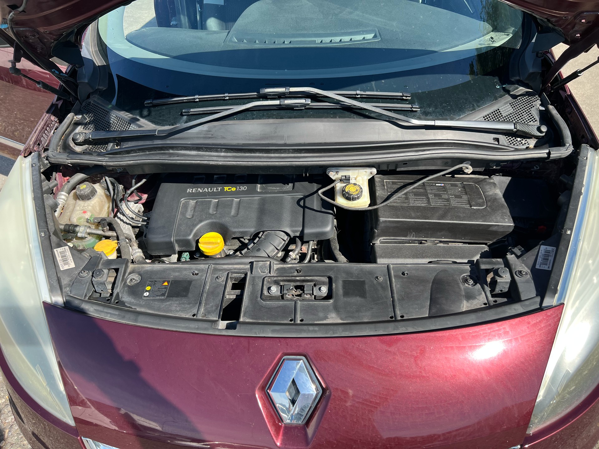 RENAULT Grand Scénic 1.4 16V Turbo Bose-image-14