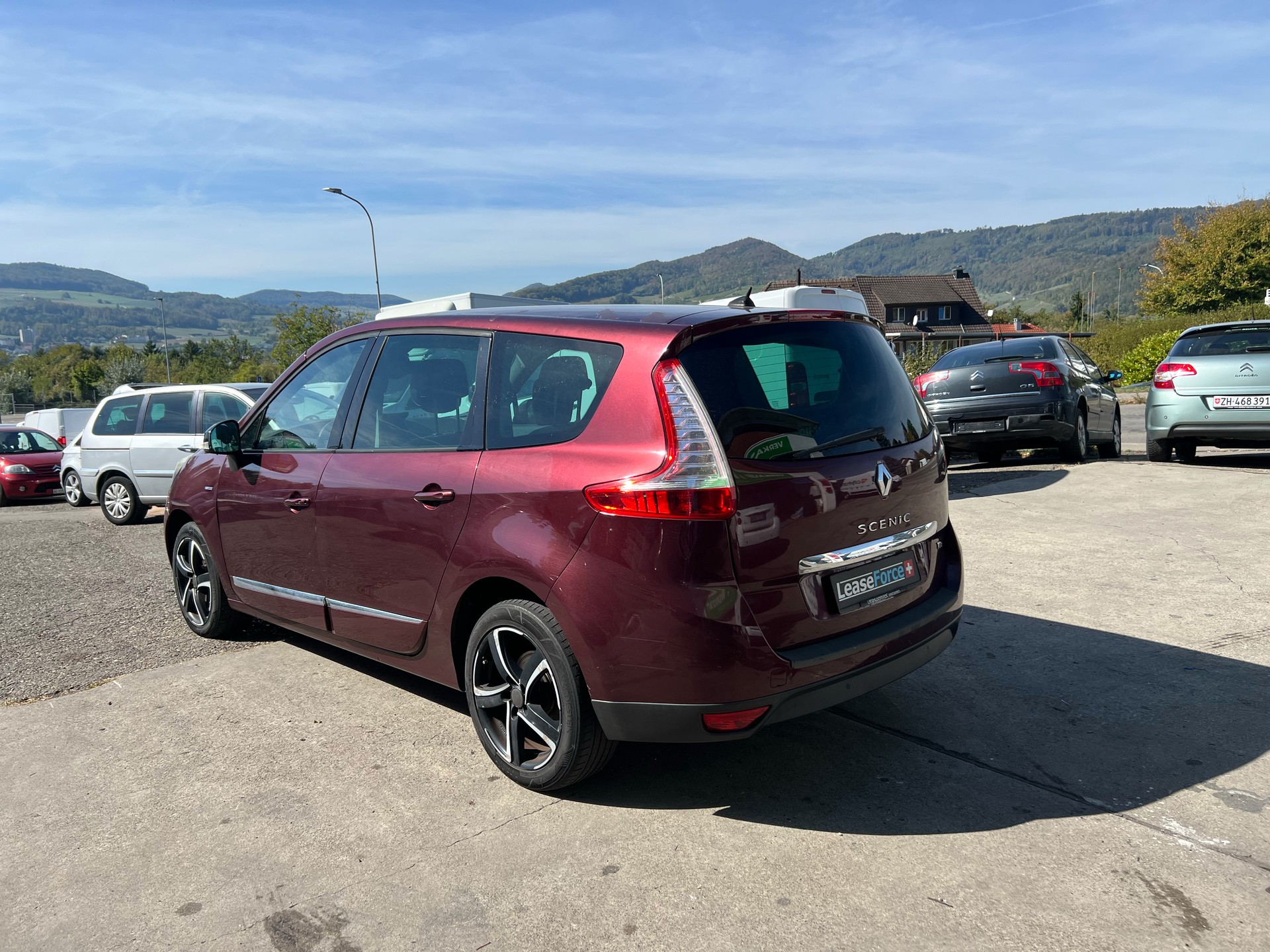 RENAULT Grand Scénic 1.4 16V Turbo Bose-image-2