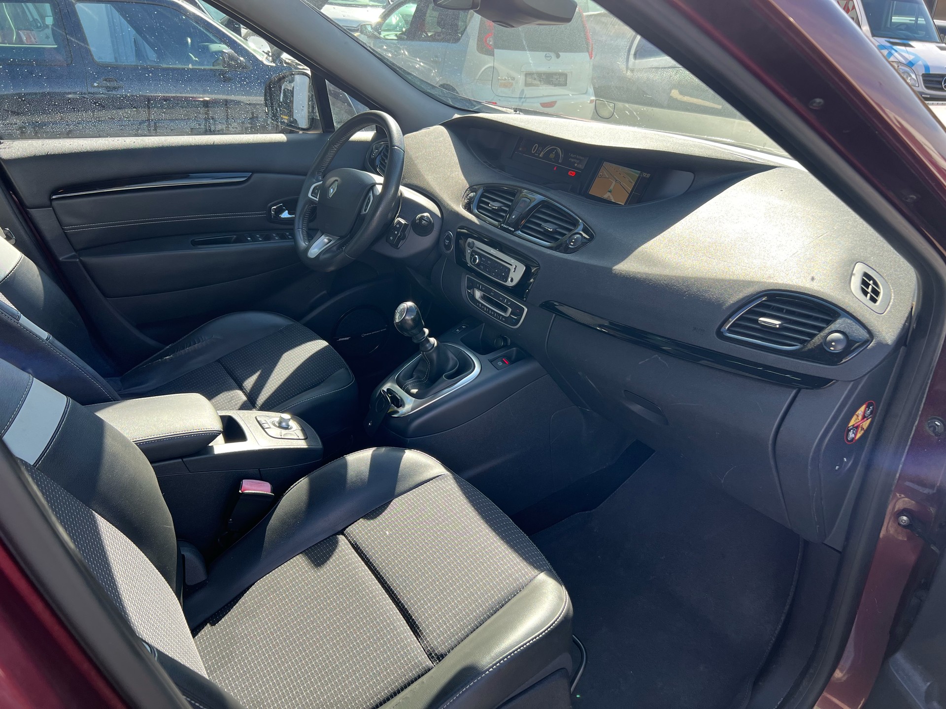 RENAULT Grand Scénic 1.4 16V Turbo Bose-image-10