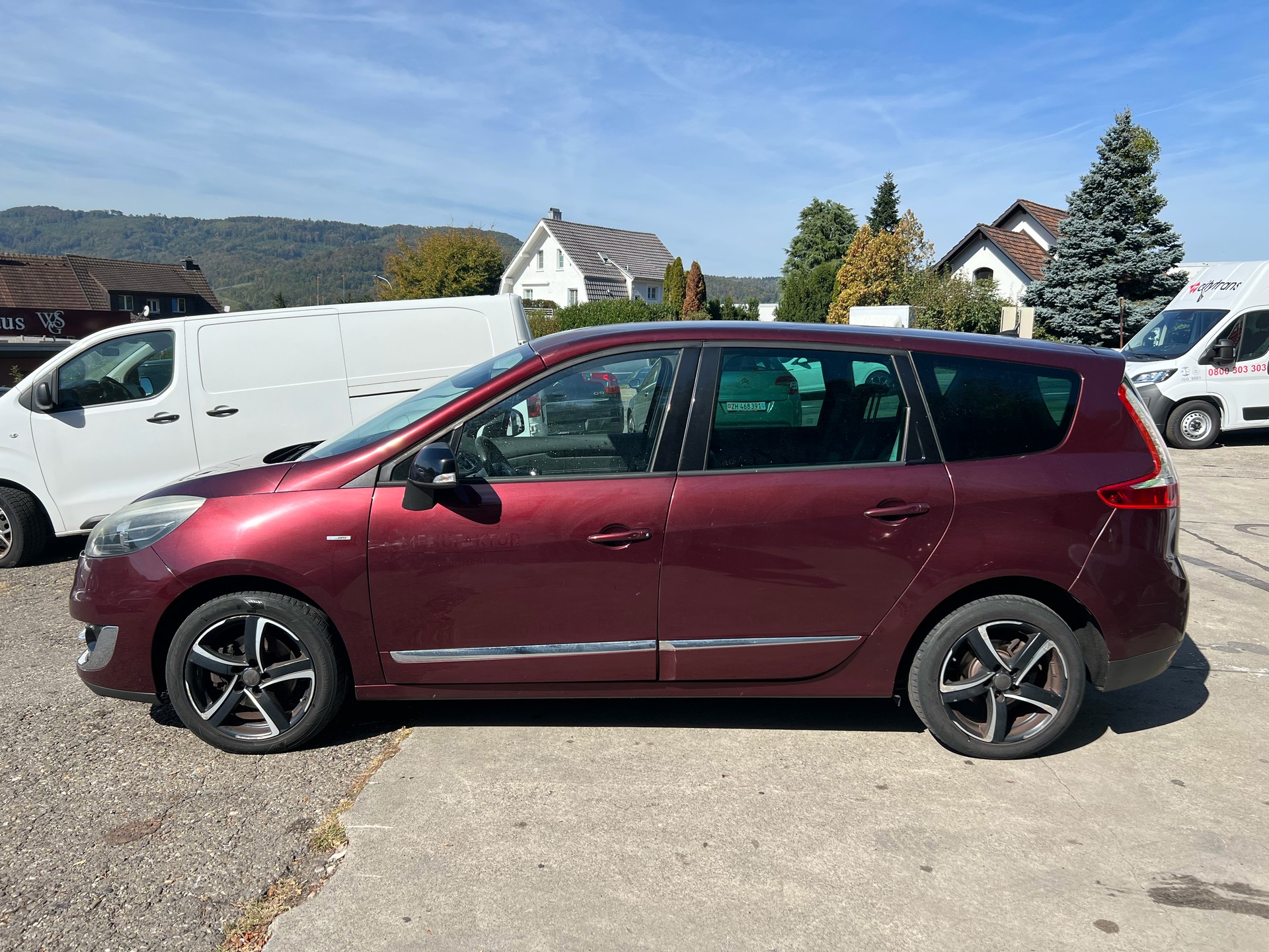 RENAULT Grand Scénic 1.4 16V Turbo Bose-image-1