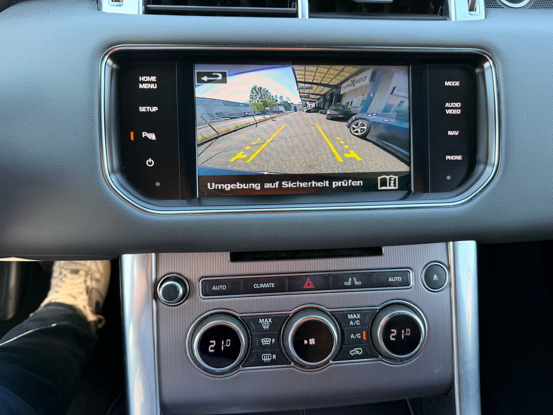 LAND ROVER Range Rover Sport 3.0 SDV6 HSE Automatic-image-9