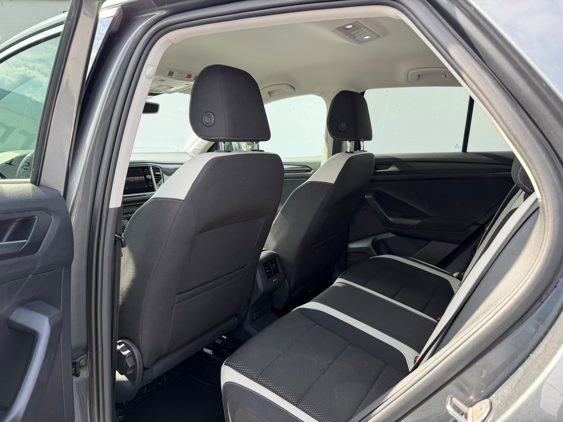 VW T-Roc 2.0 TSI Sport DSG 4Motion-image-7