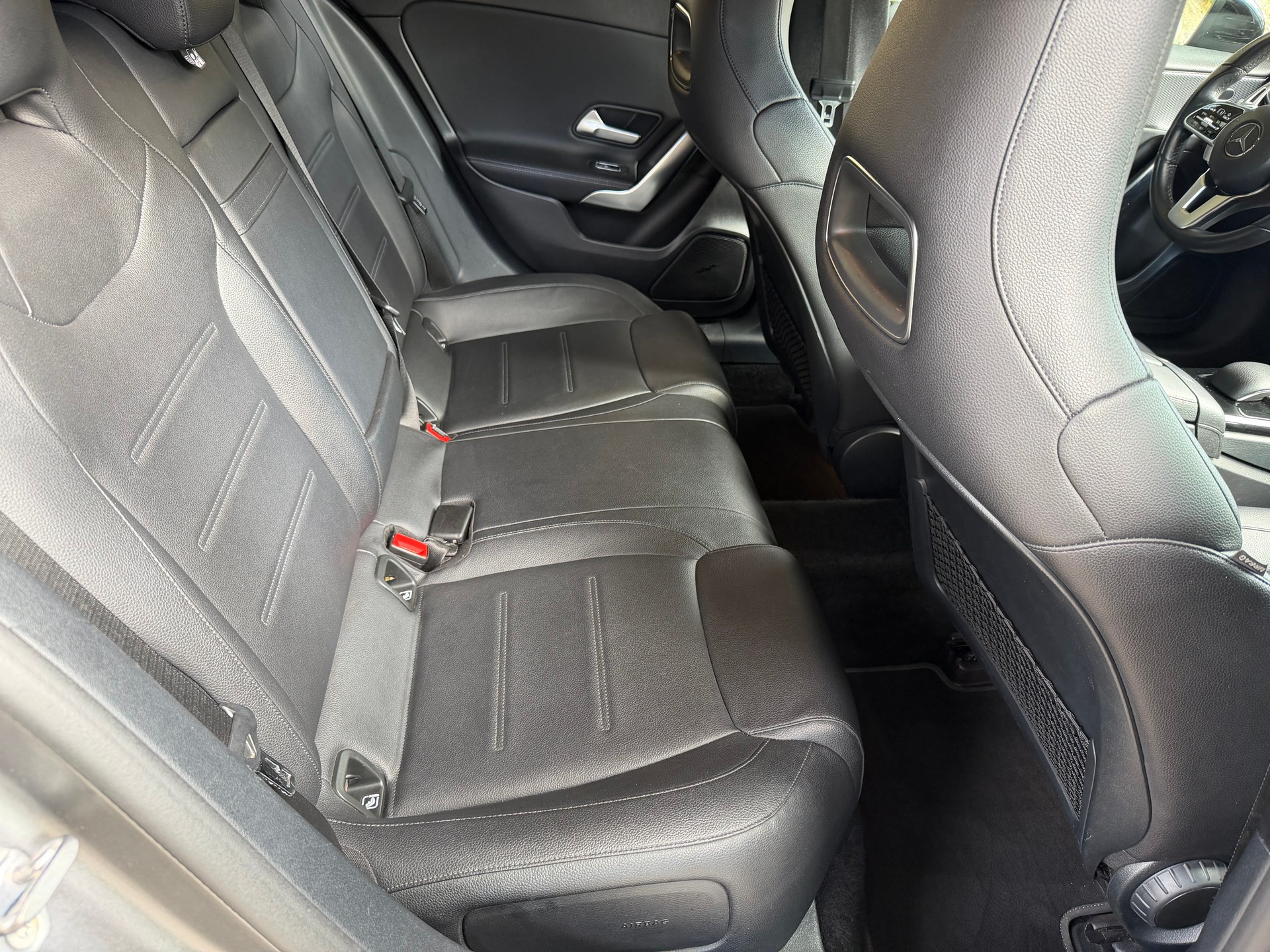 MERCEDES-BENZ A 200 Progressive 7G-DCT-image-10
