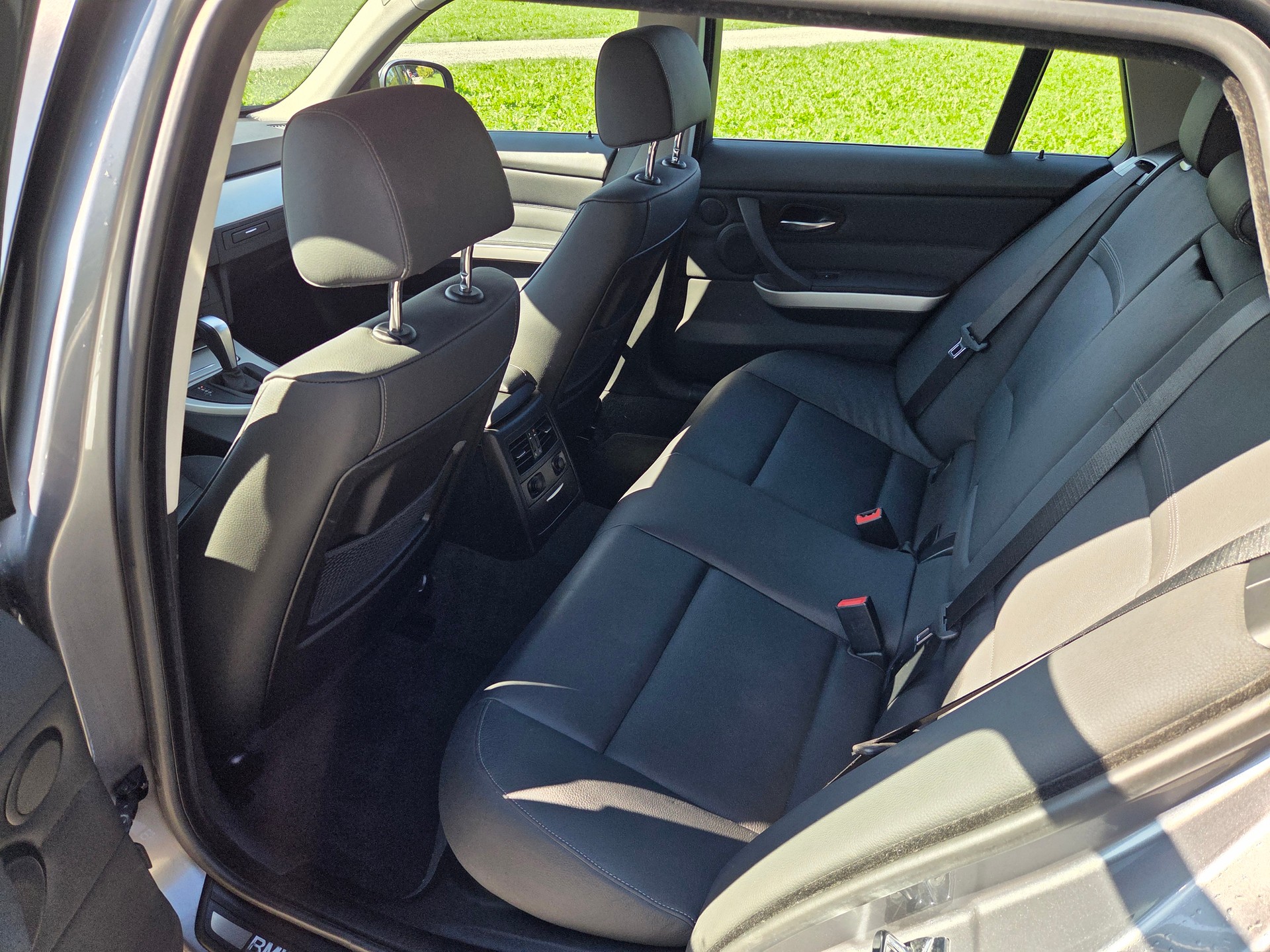 BMW 330d-image-8