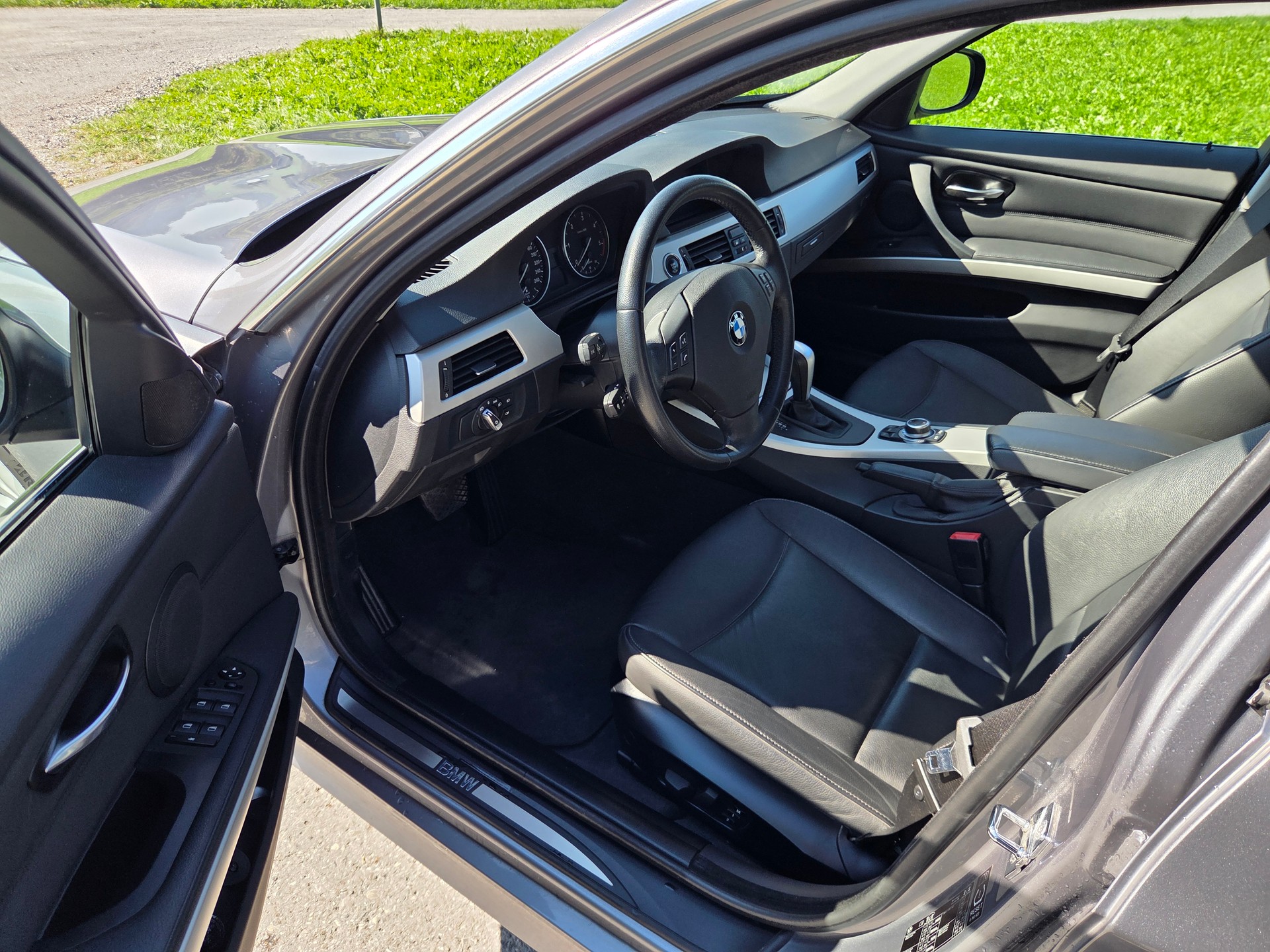 BMW 330d-image-7