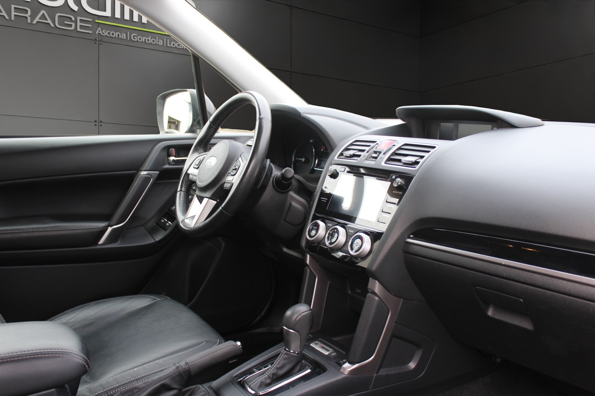 SUBARU Forester Station 2.0 Executive-image-9