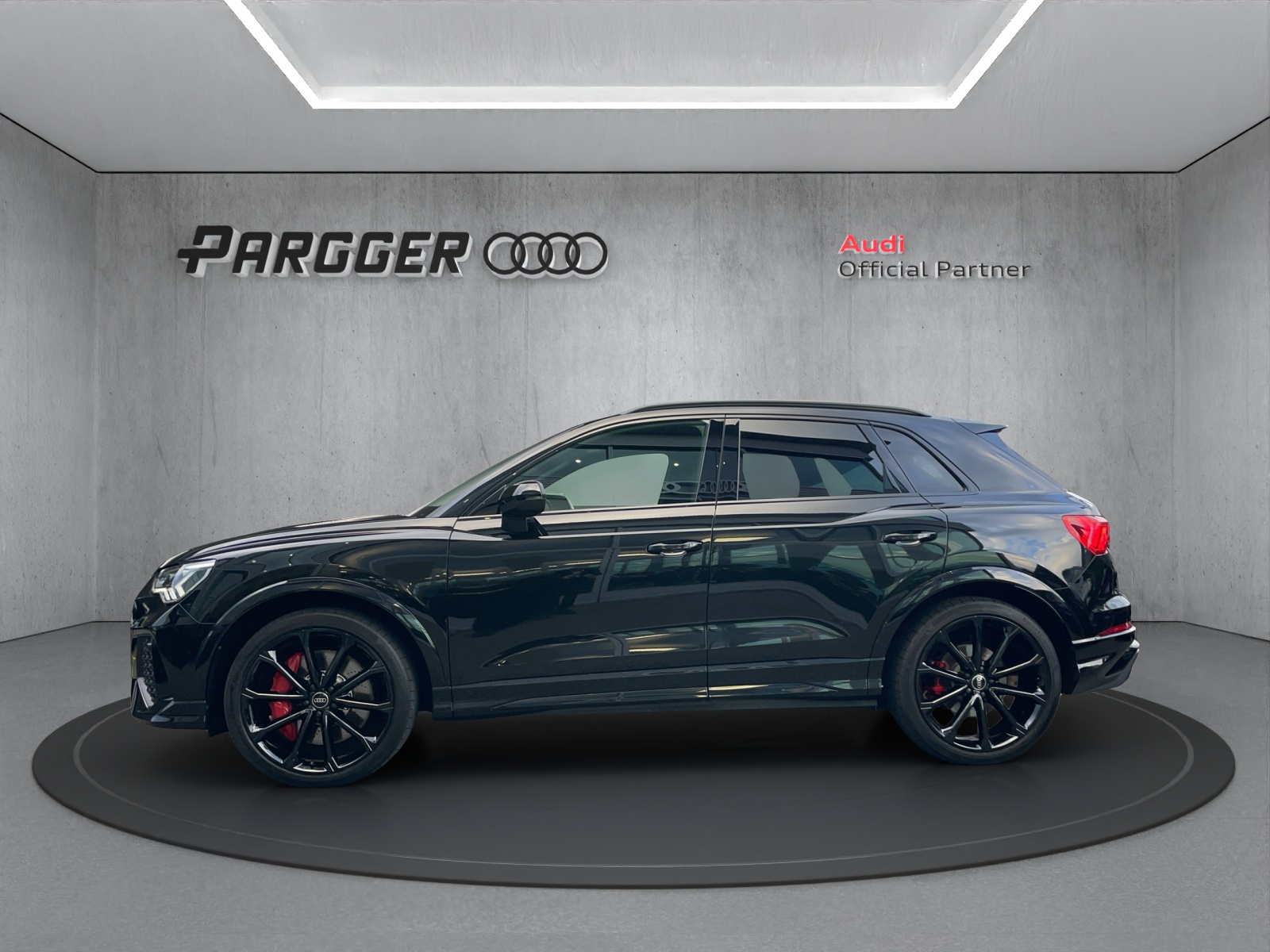 AUDI RS Q3 2.5 TFSI quattro S tronic-image-2
