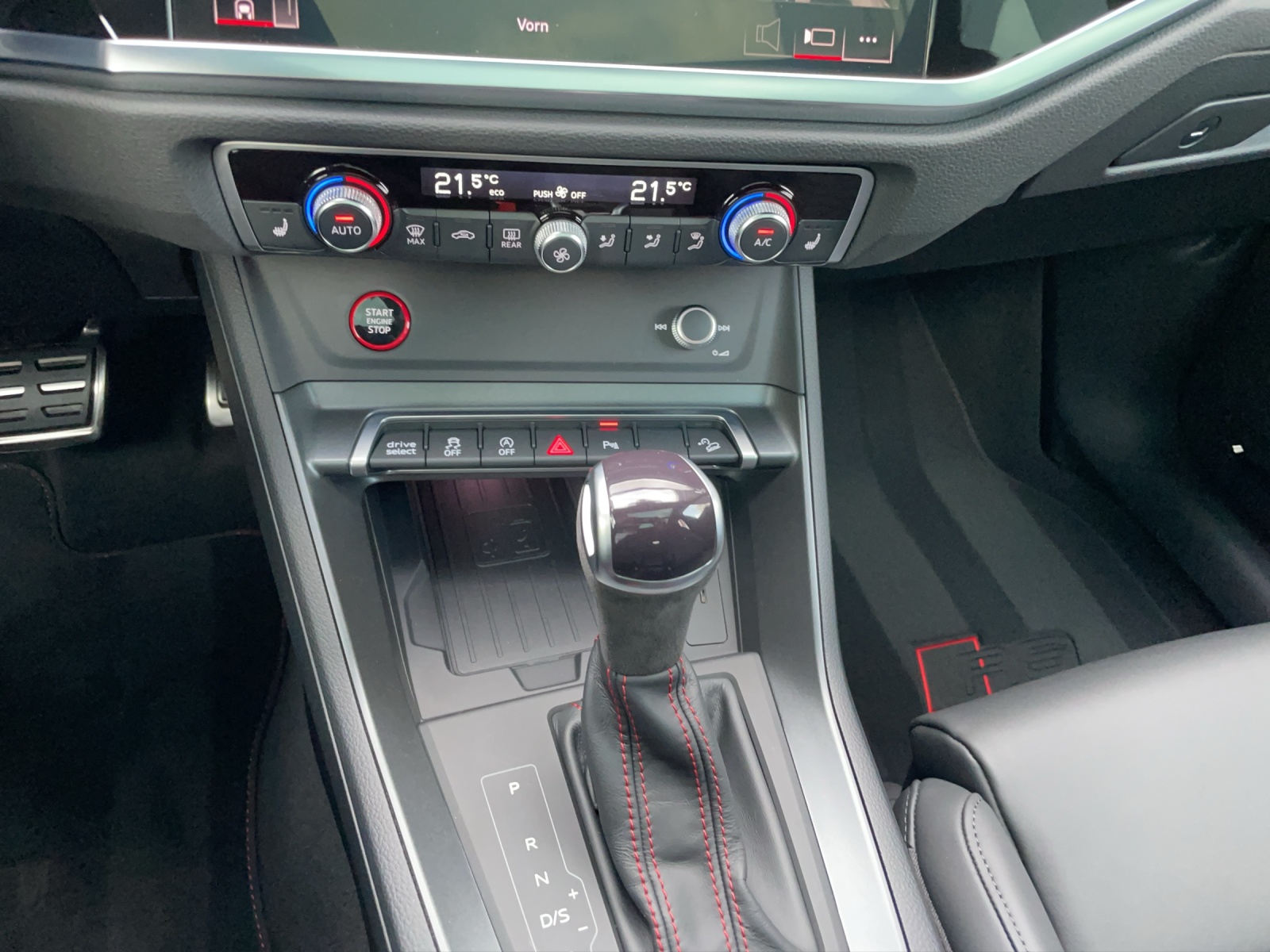AUDI RS Q3 2.5 TFSI quattro S tronic-image-11
