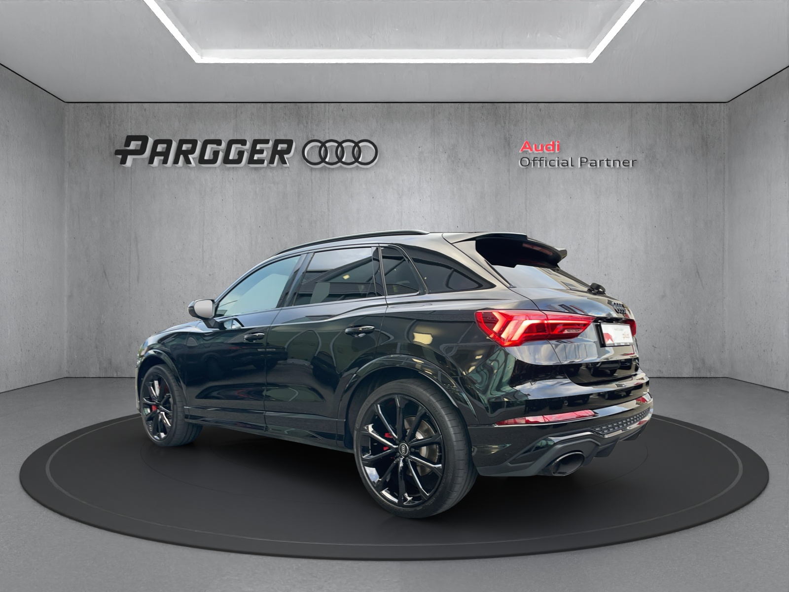 AUDI RS Q3 2.5 TFSI quattro S tronic-image-4
