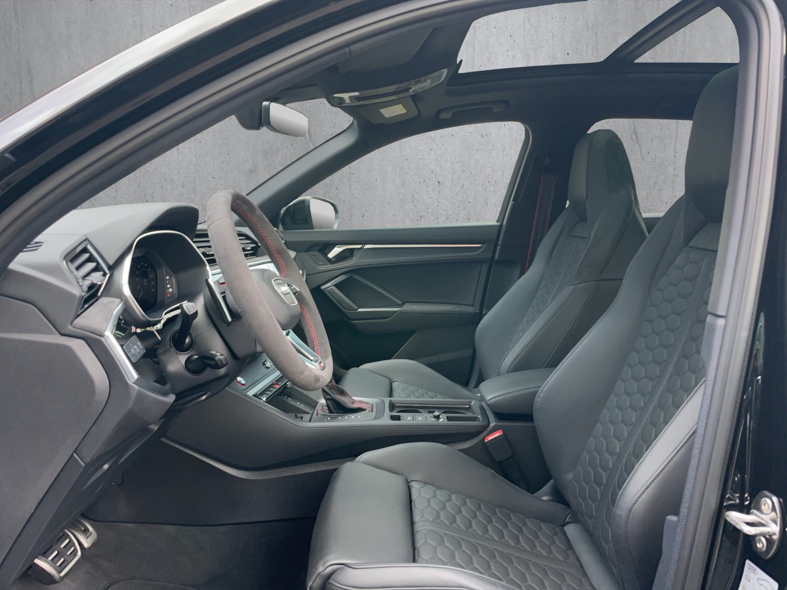 AUDI RS Q3 2.5 TFSI quattro S tronic-image-6