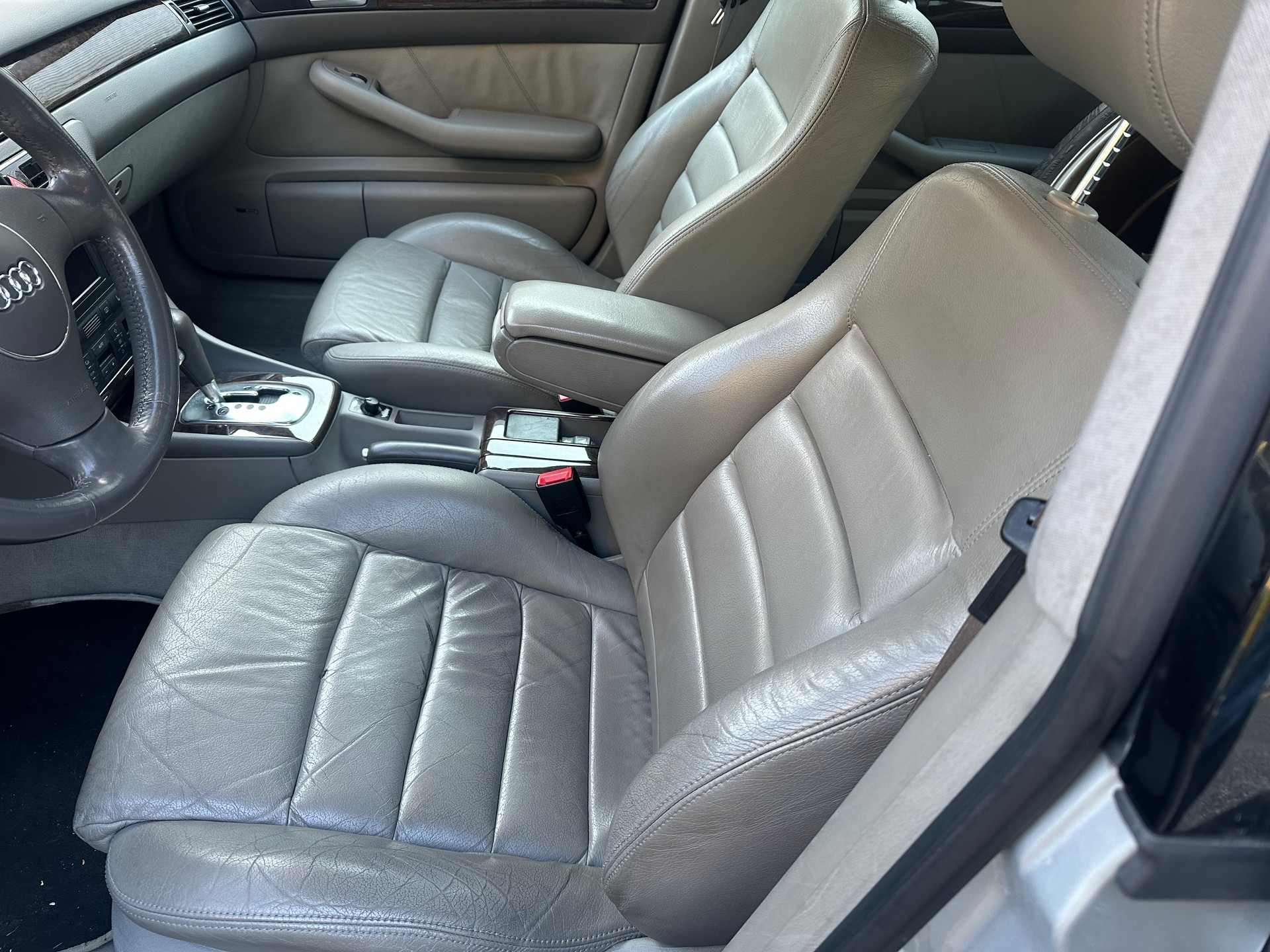 AUDI A6 2.5 TDI-image-6
