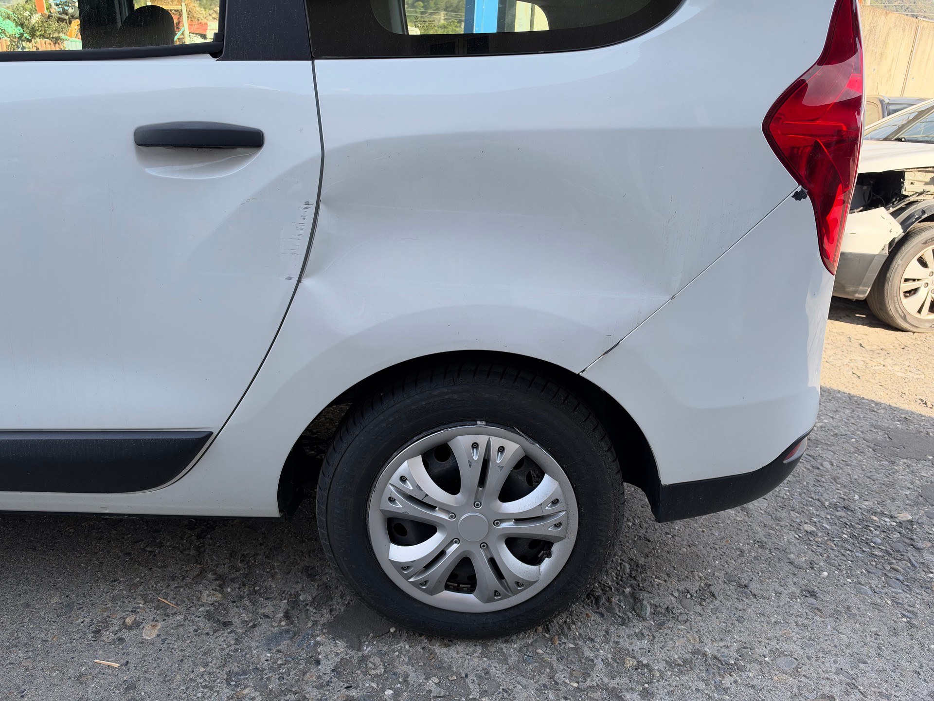 DACIA Lodgy 1.6 16V 5PL-image-9
