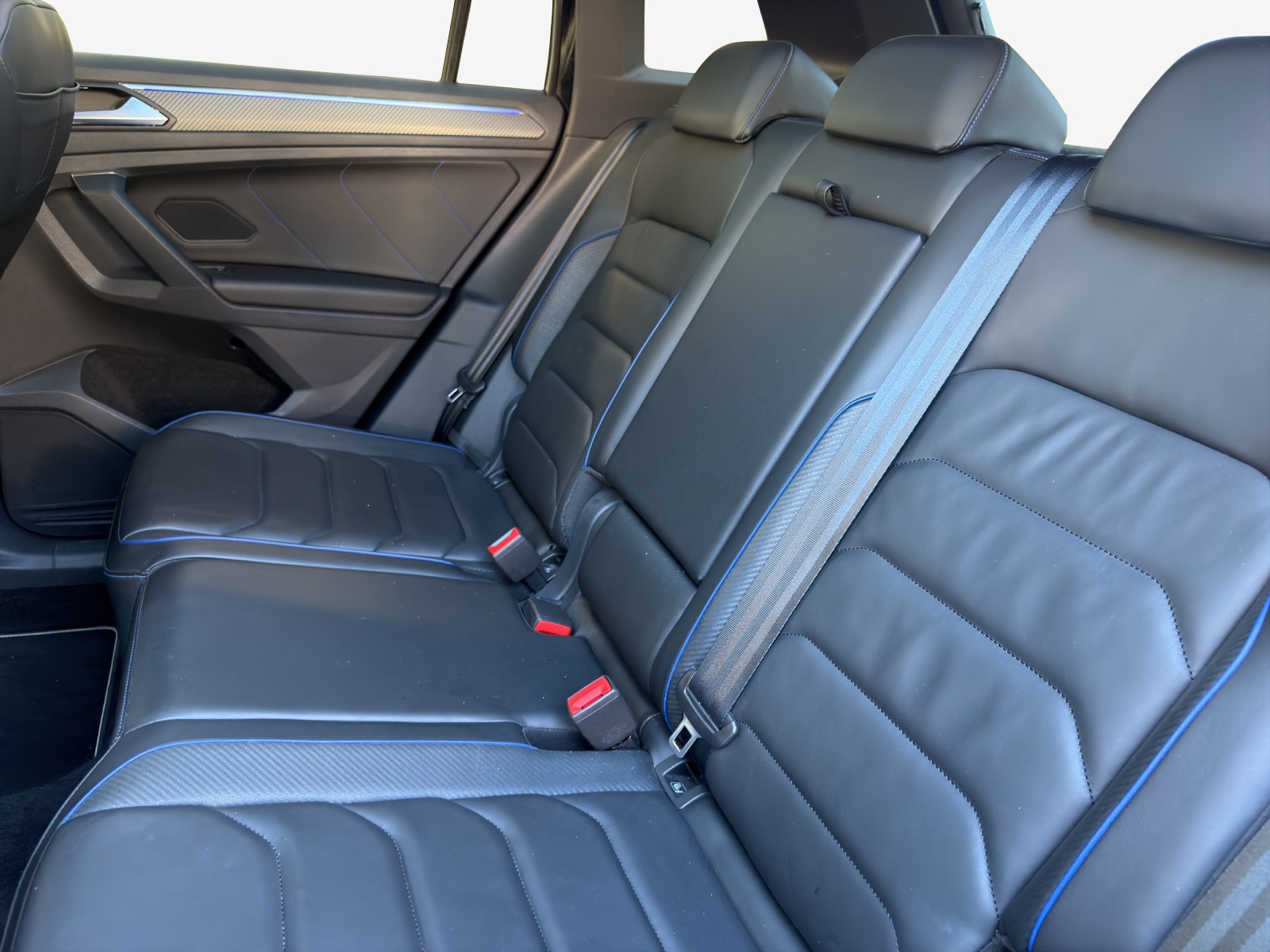 VW Tiguan 2.0TSI R 4Motion DSG-image-11