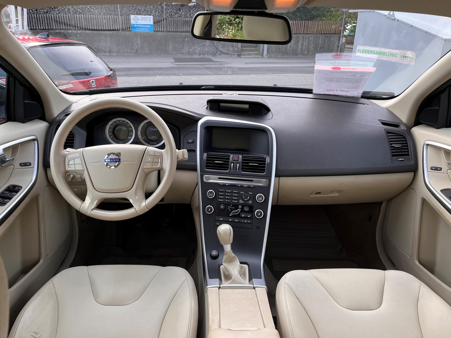 VOLVO XC60 D5 AWD Kinetic-image-5