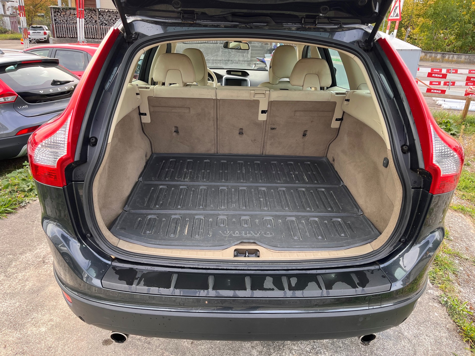 VOLVO XC60 D5 AWD Kinetic-image-6