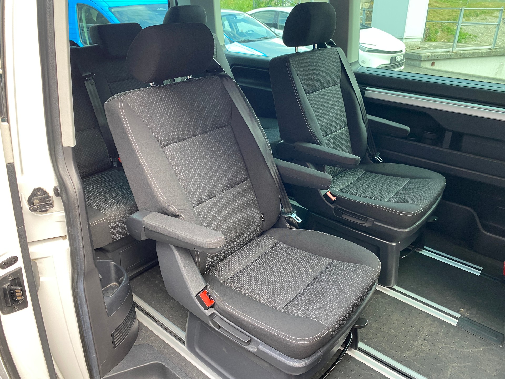 VW T6 Multivan 2.0 TDI Trendline-image-11