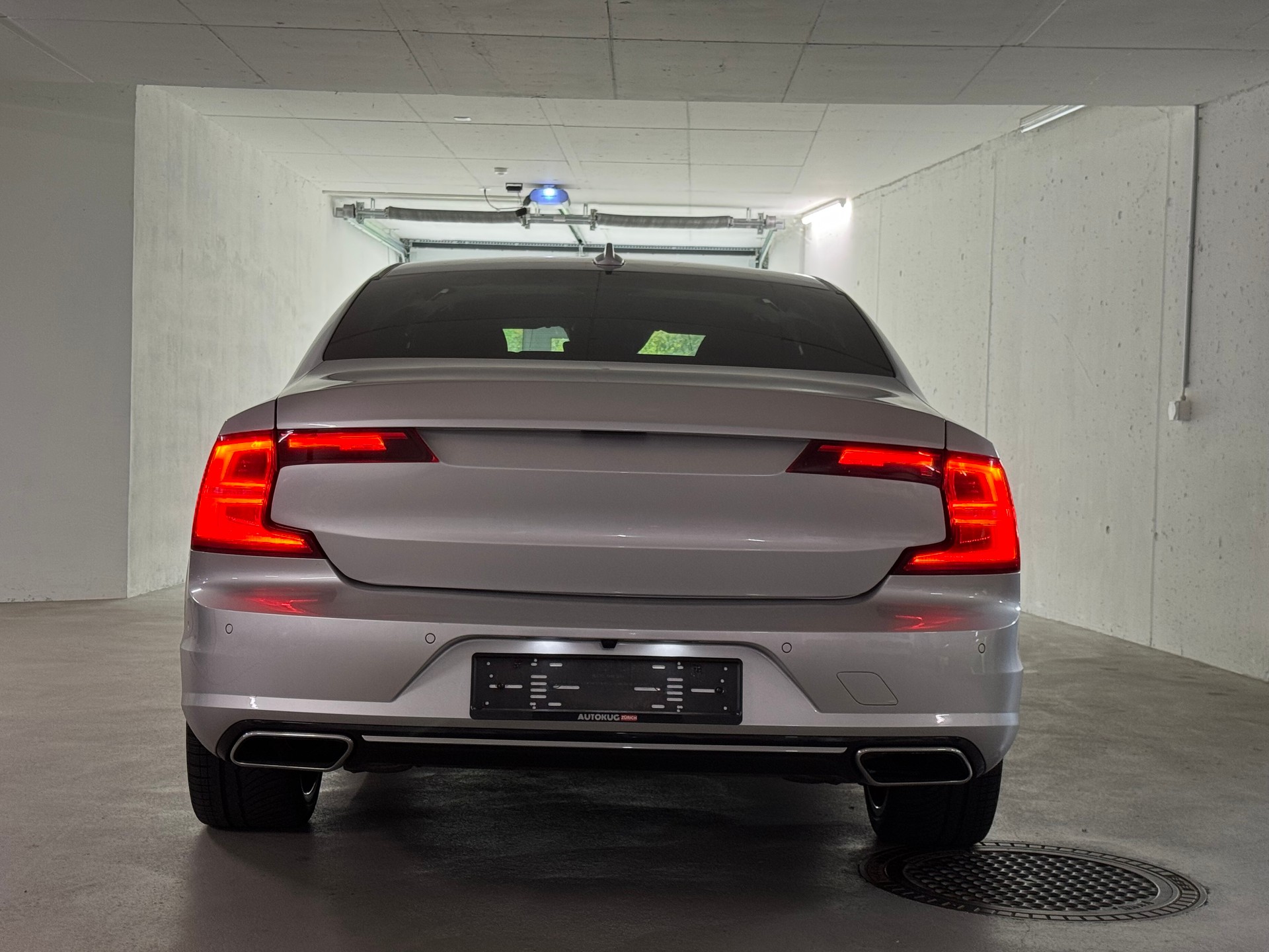 VOLVO S90 D5 AWD Inscription Geartronic Powerpulse-image-5