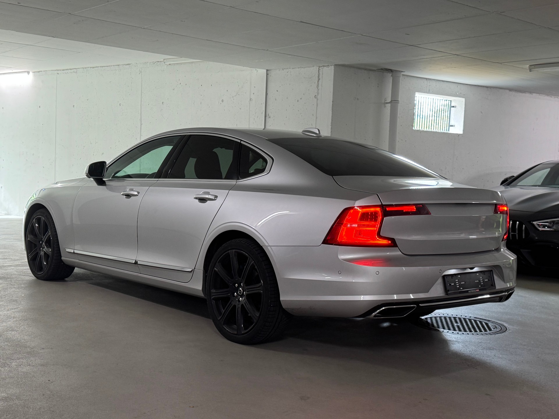 VOLVO S90 D5 AWD Inscription Geartronic Powerpulse-image-4