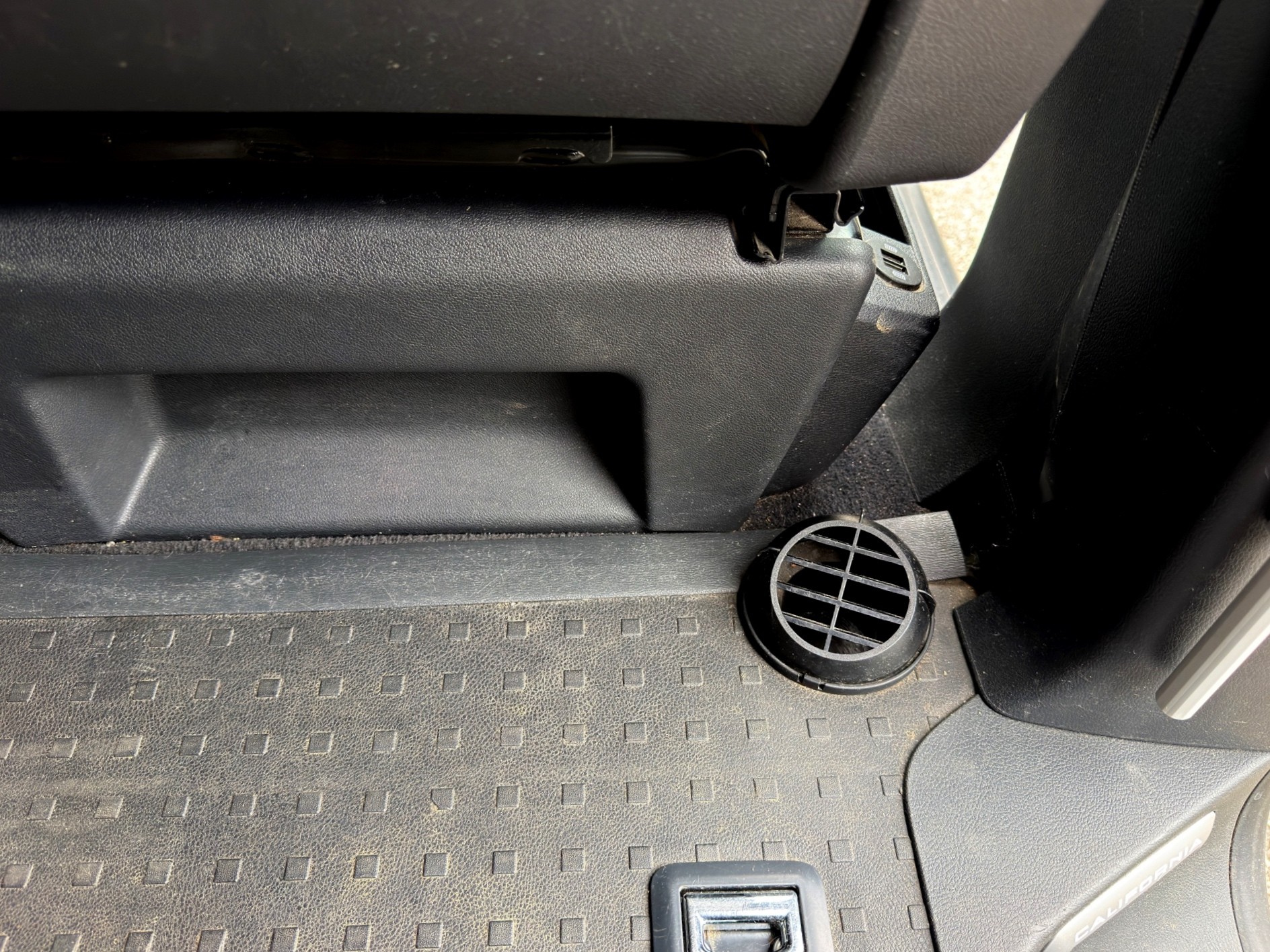 VW T6.1 California 2.0 TDI Beach DSG-image-19