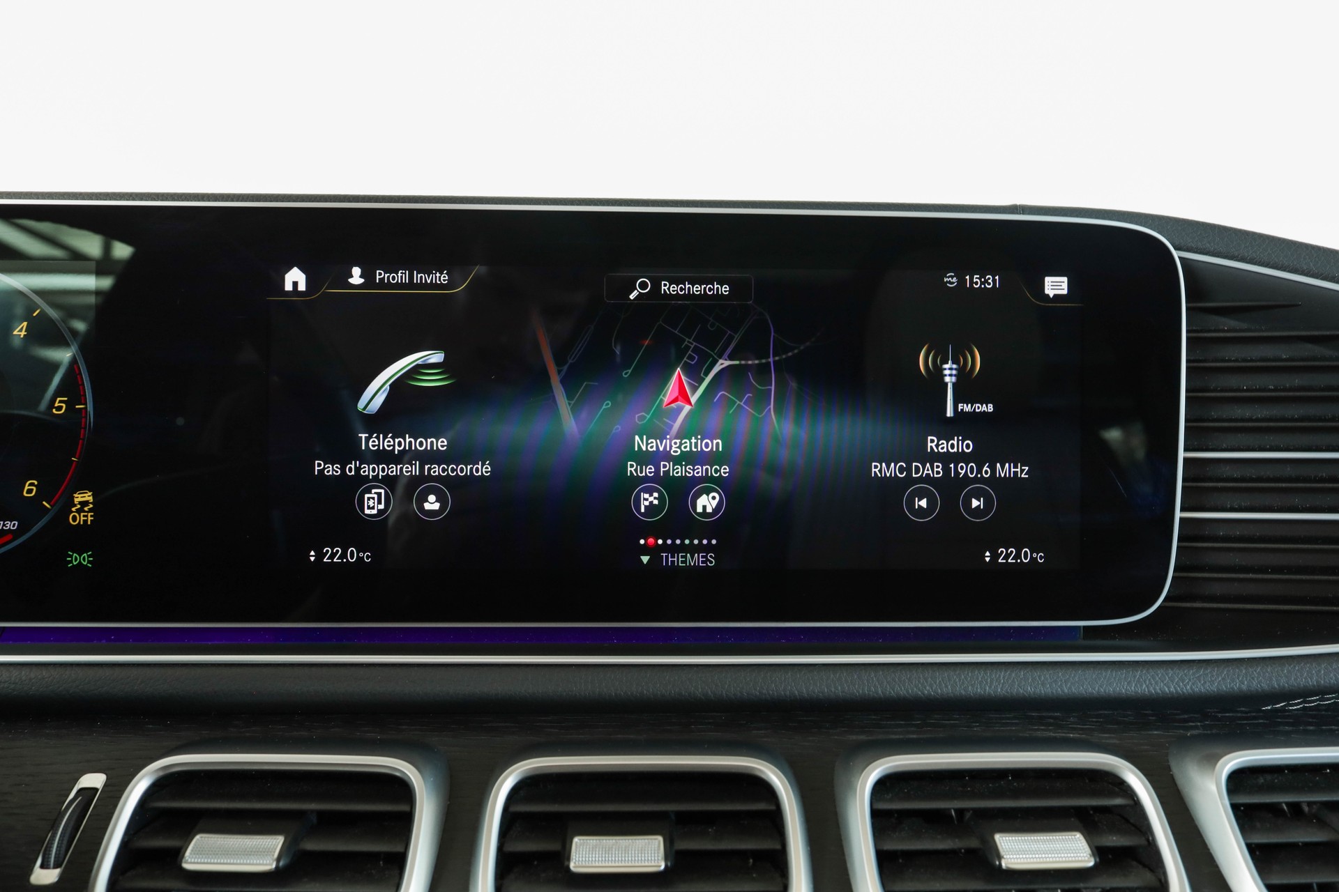 MERCEDES-BENZ GLS 400 d 4Matic AMG Line • Véhicule suisse • 7 places • E-ACTIVE BODY CONTROL-image-16