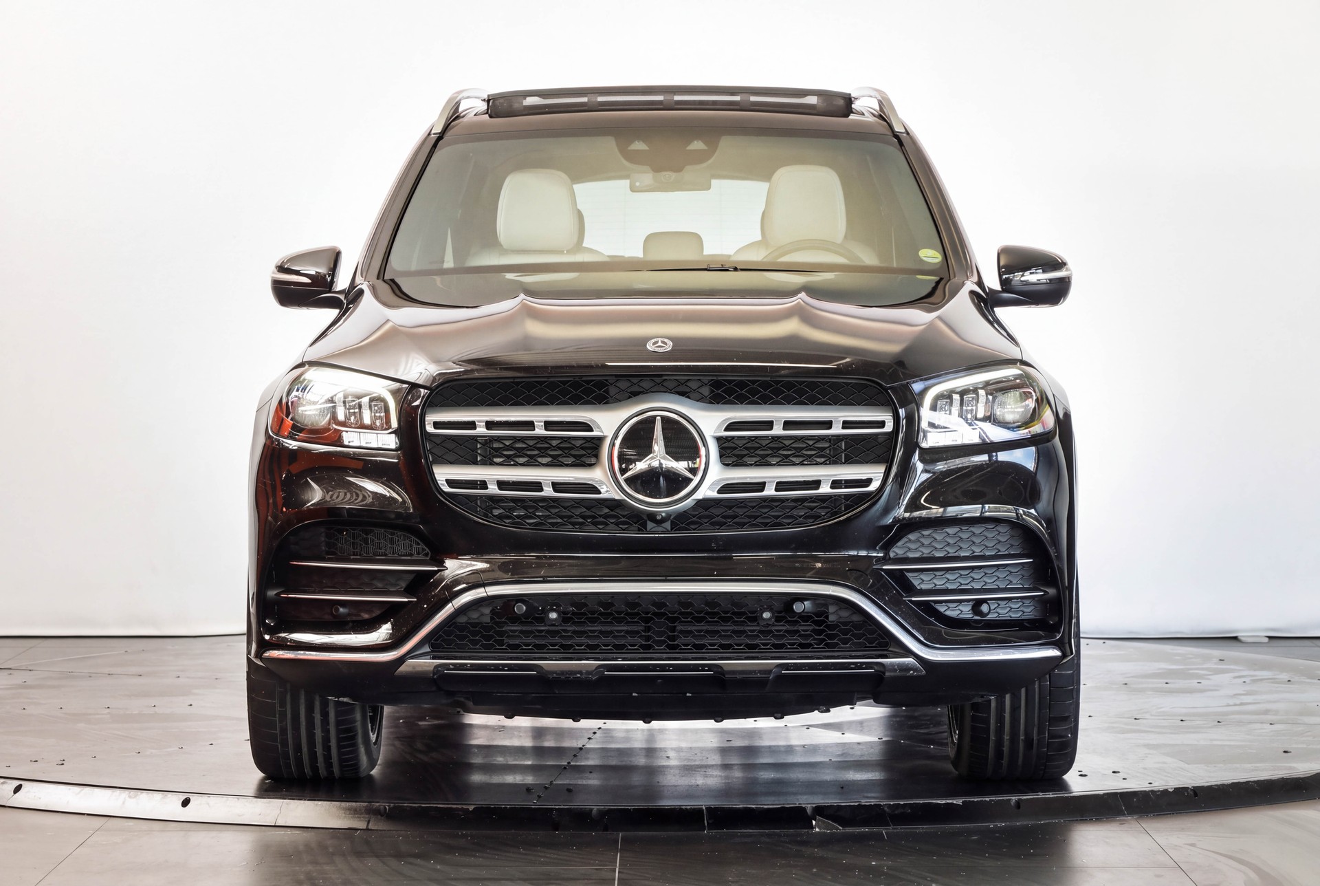 MERCEDES-BENZ GLS 400 d 4Matic AMG Line • Véhicule suisse • 7 places • E-ACTIVE BODY CONTROL-showroom-element-1