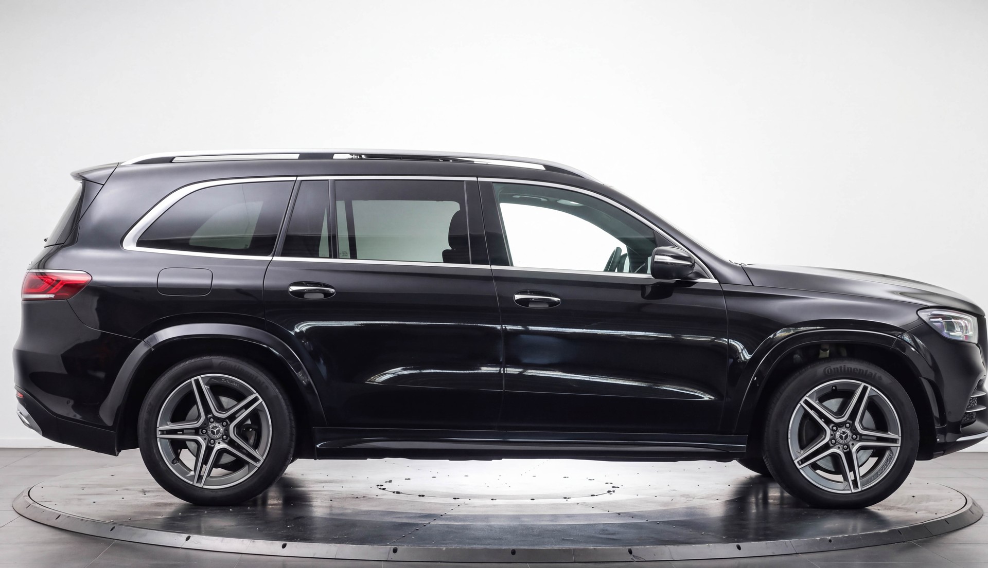 MERCEDES-BENZ GLS 400 d 4Matic AMG Line • Véhicule suisse • 7 places • E-ACTIVE BODY CONTROL-image-5