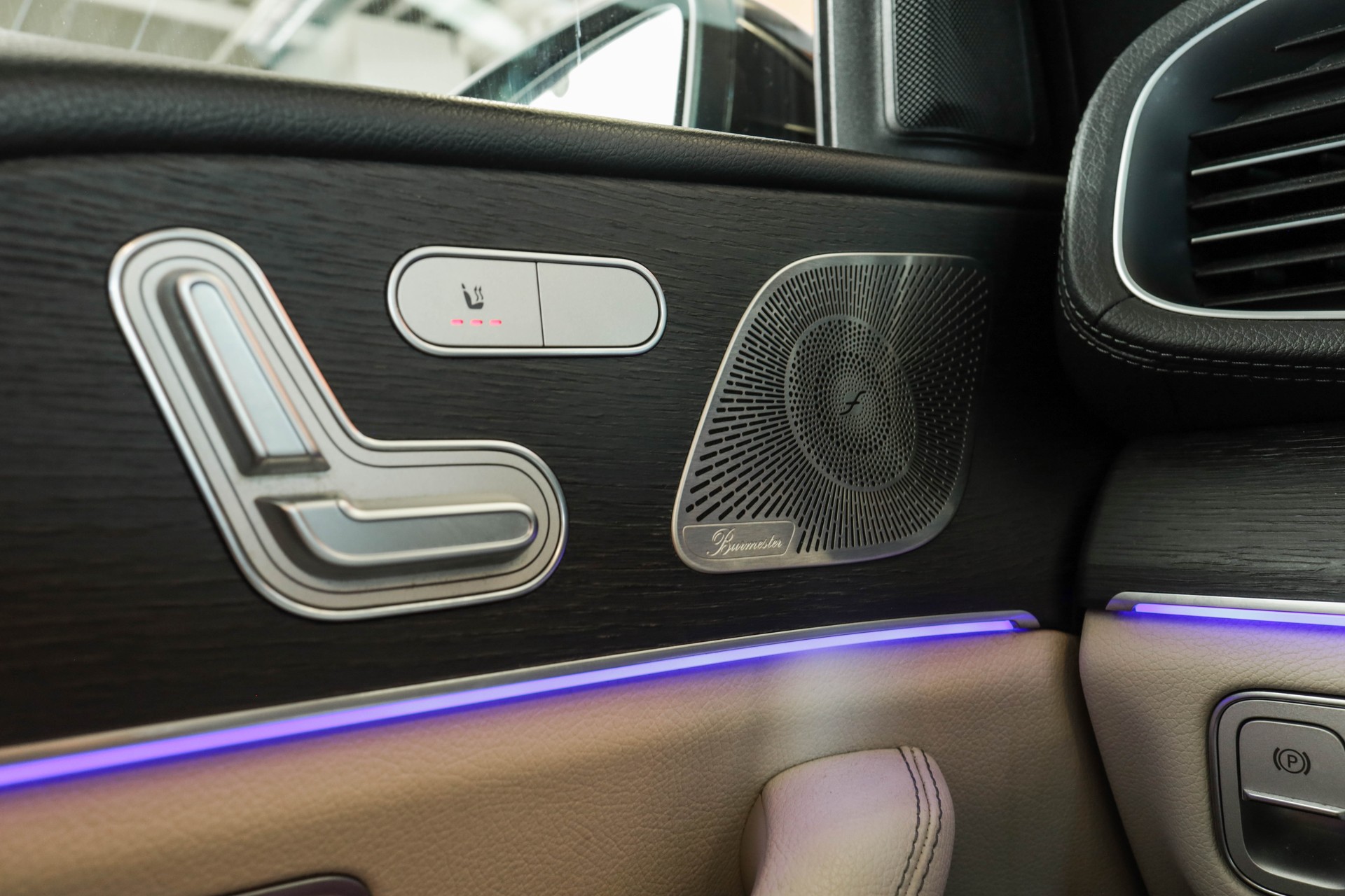 MERCEDES-BENZ GLS 400 d 4Matic AMG Line • Véhicule suisse • 7 places • E-ACTIVE BODY CONTROL-image-23