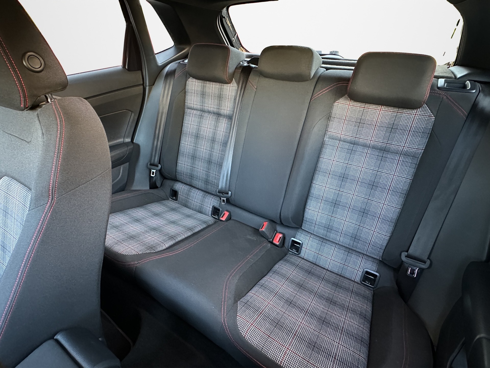 VW Polo 2.0 TSI GTI DSG-image-10