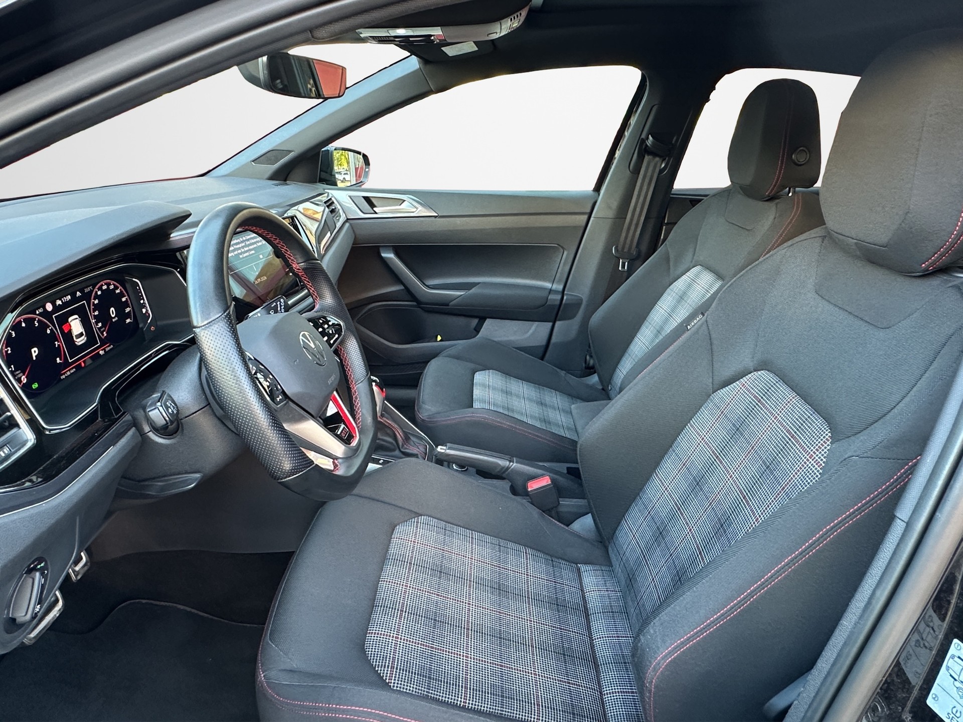 VW Polo 2.0 TSI GTI DSG-image-8