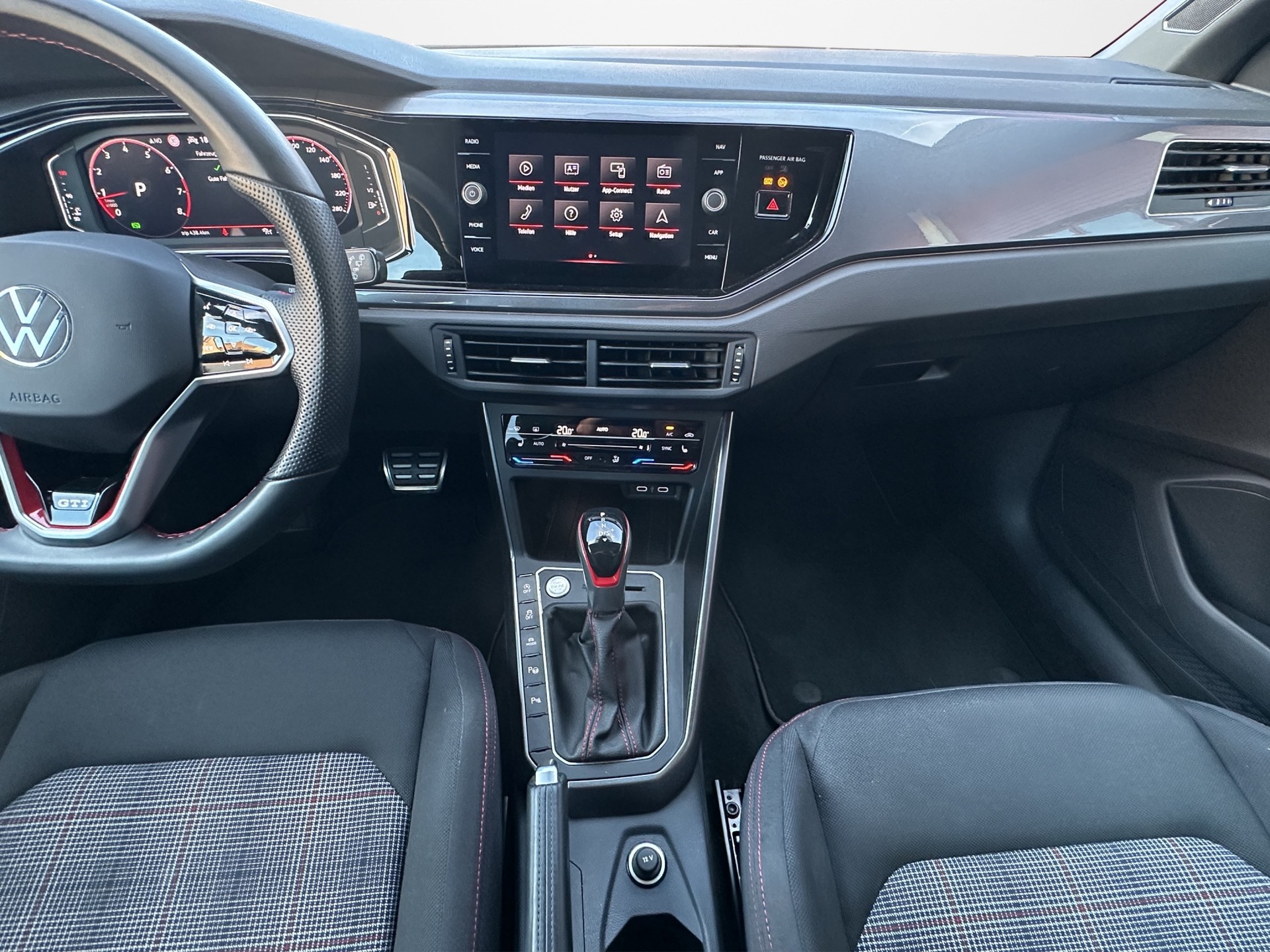 VW Polo 2.0 TSI GTI DSG-image-12