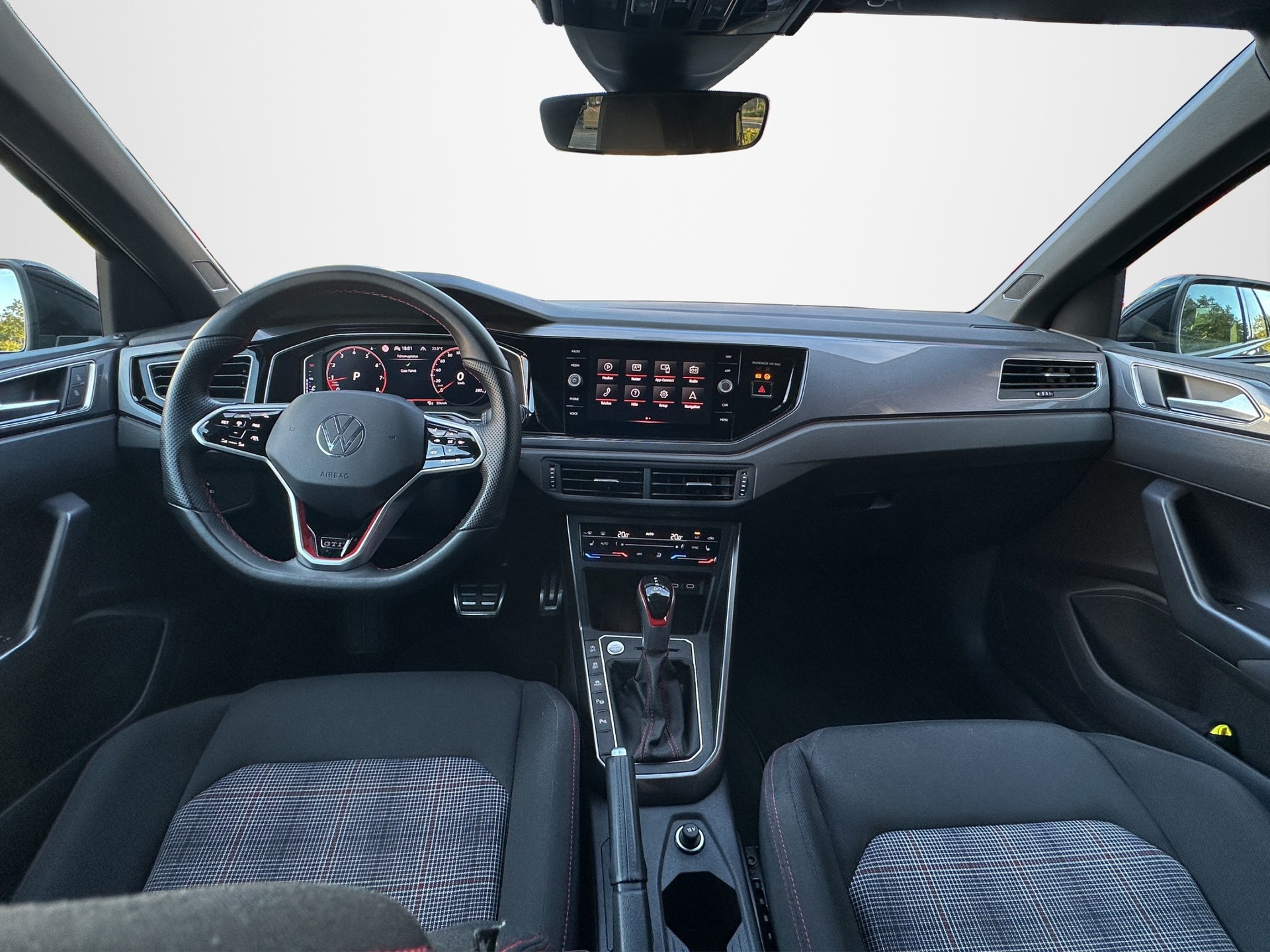 VW Polo 2.0 TSI GTI DSG-image-11