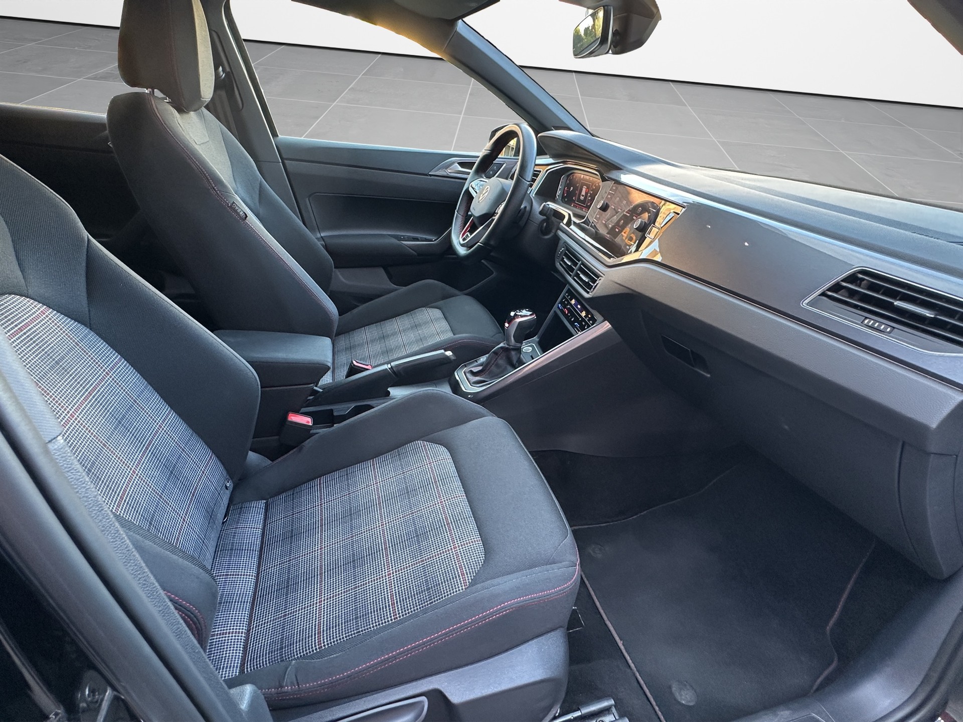 VW Polo 2.0 TSI GTI DSG-image-14