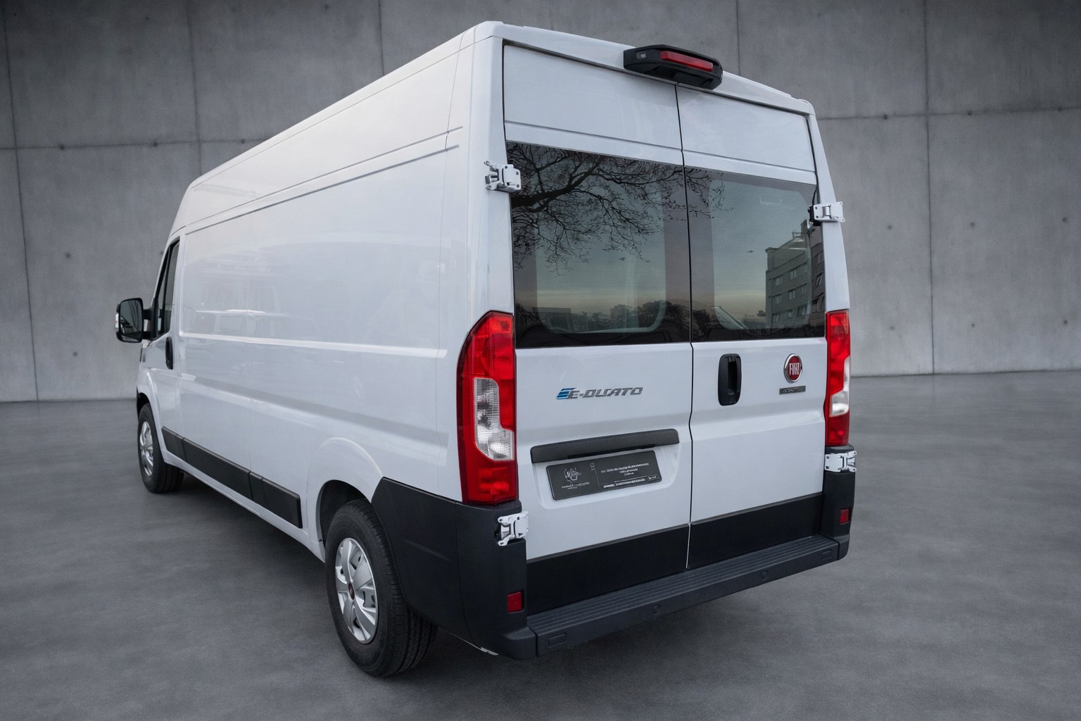 FIAT E-Ducato 35 47kWh L3H2-image-3