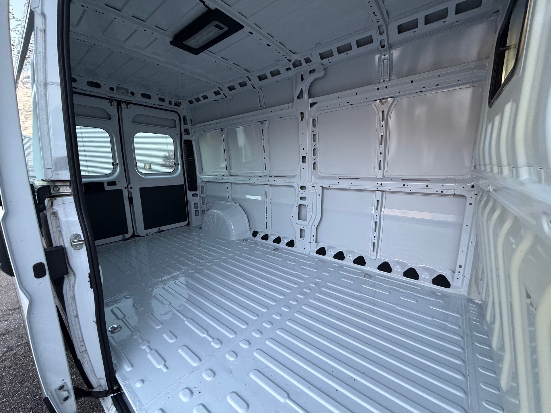 FIAT E-Ducato 35 47kWh L3H2-image-5