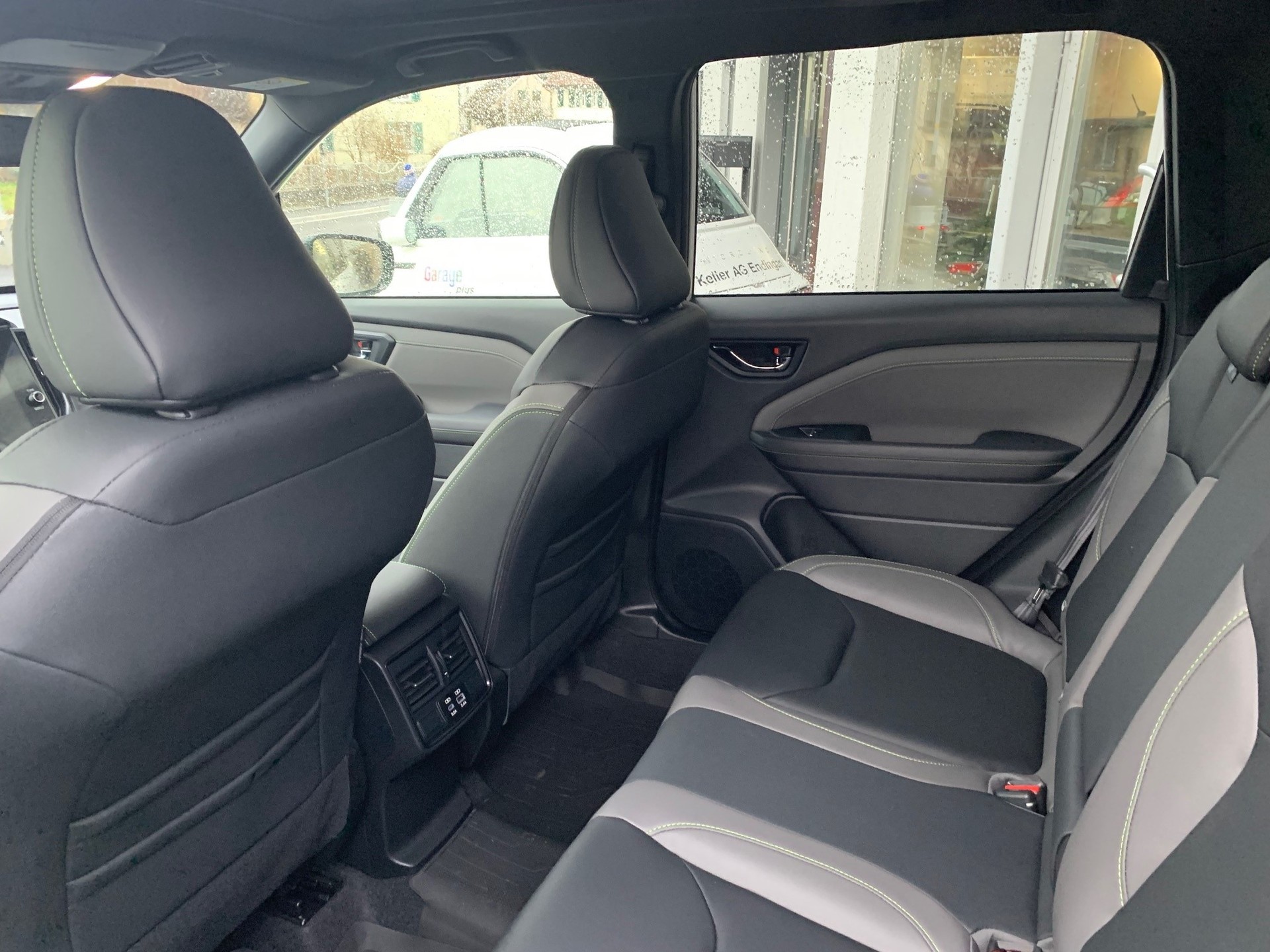 SUBARU Forester 2.0i e-Boxer Sport Lineartronic-image-4