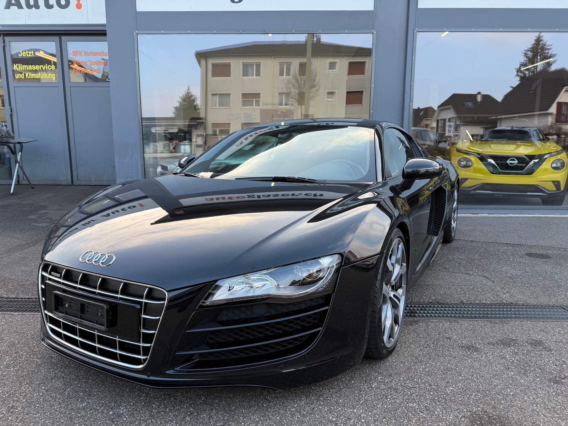 AUDI R8 Coupé 5.2-image-0