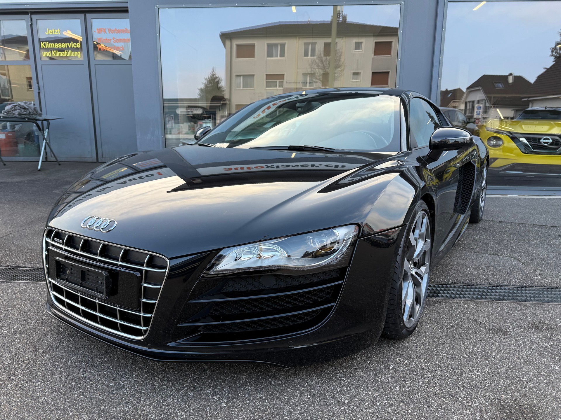 AUDI R8 Coupé 5.2-image-3