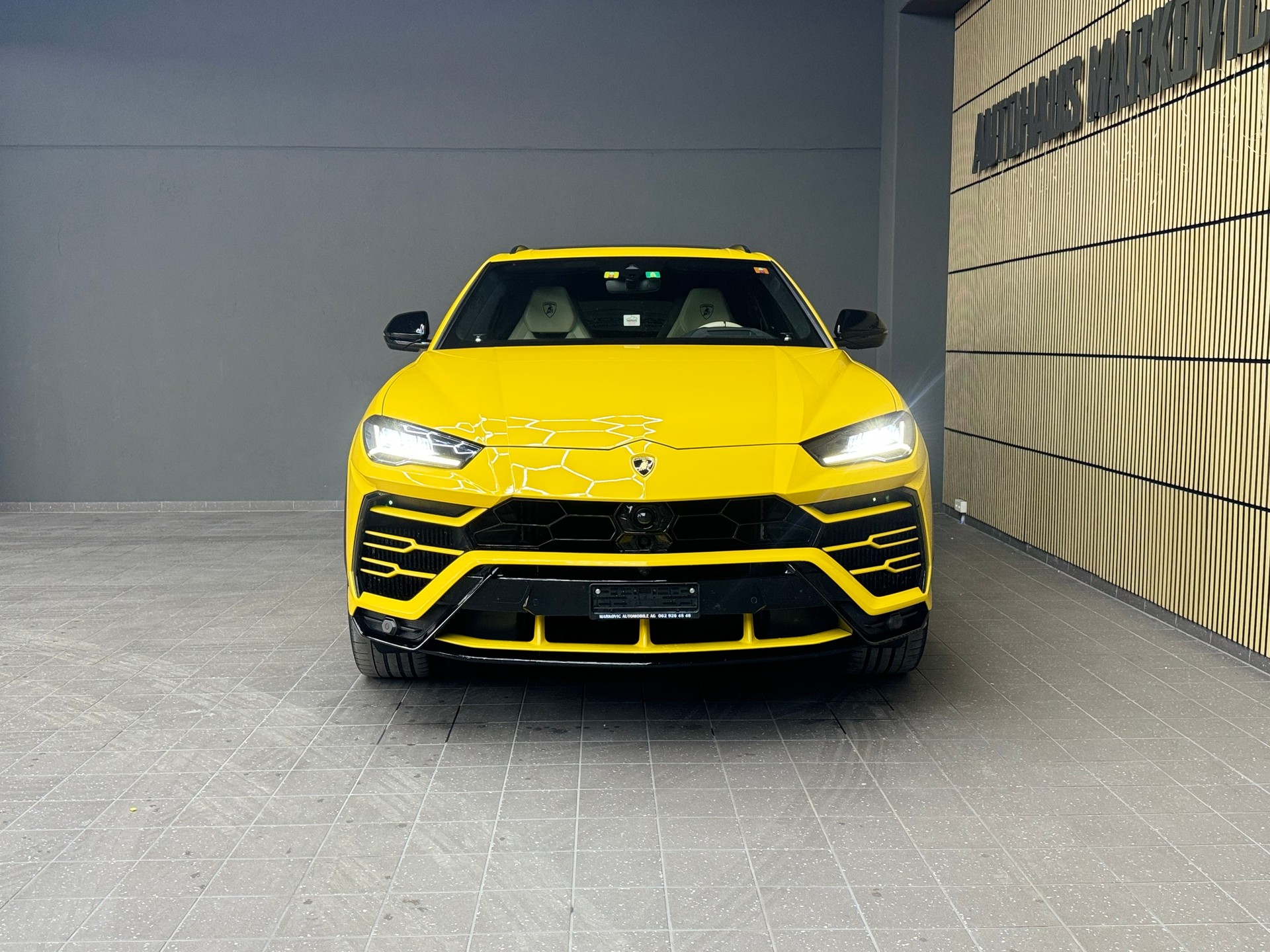 LAMBORGHINI Urus E-Gear-image-2