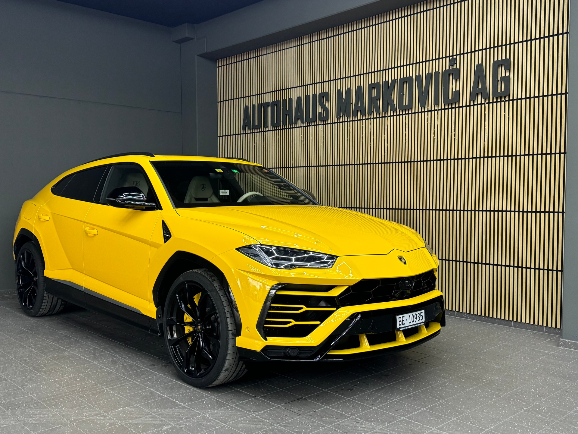 LAMBORGHINI Urus E-Gear